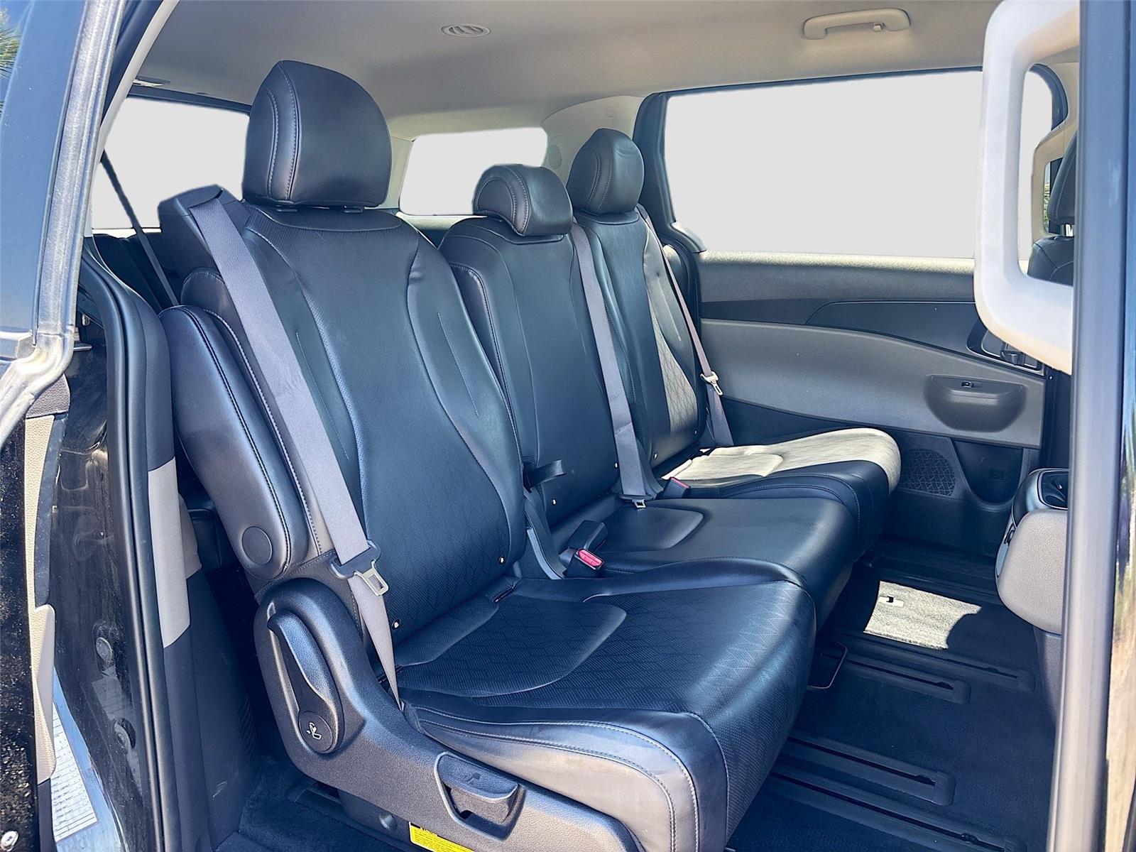 2025 Kia Carnival LXS