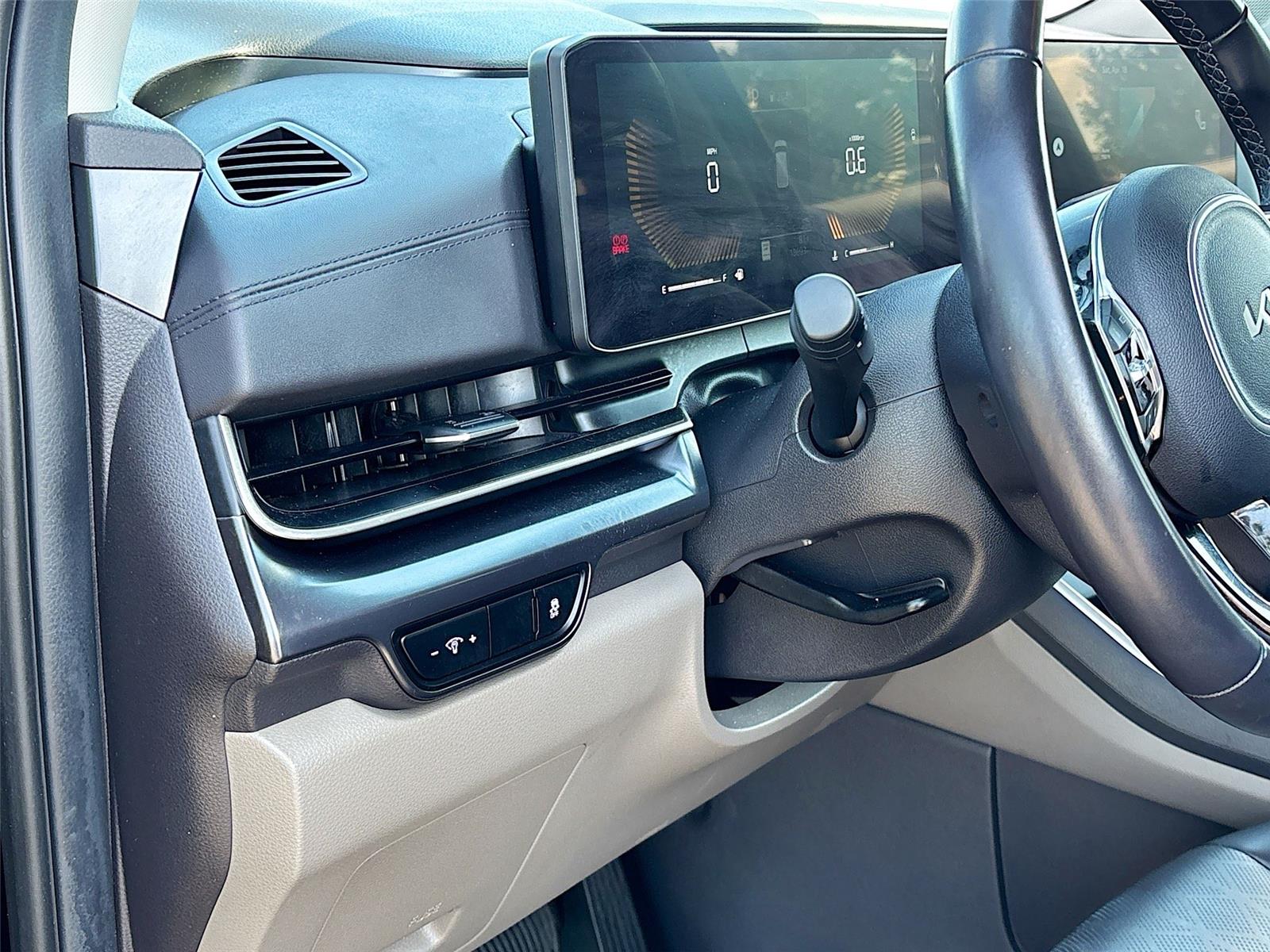 2025 Kia Carnival LXS