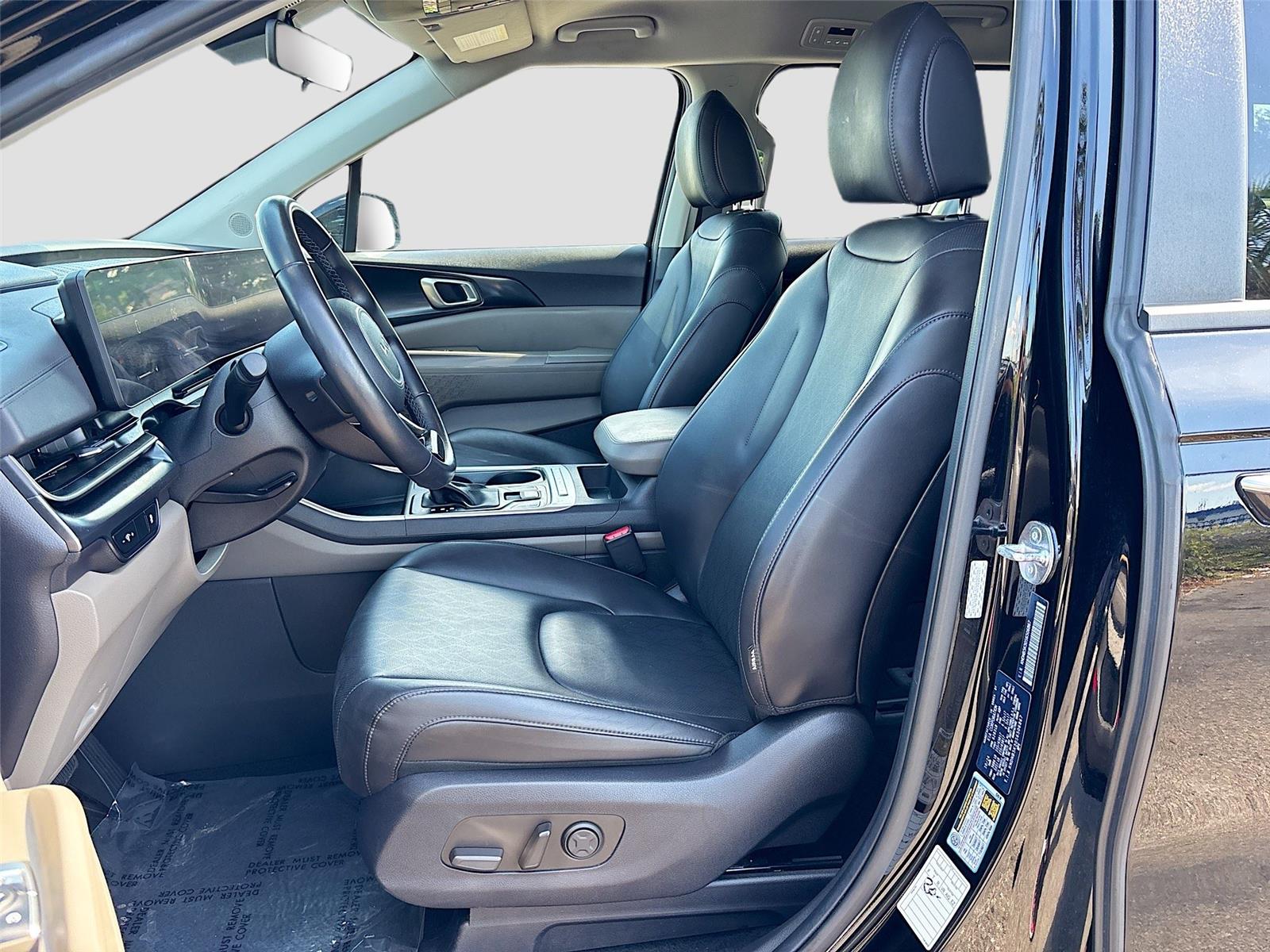 2025 Kia Carnival LXS