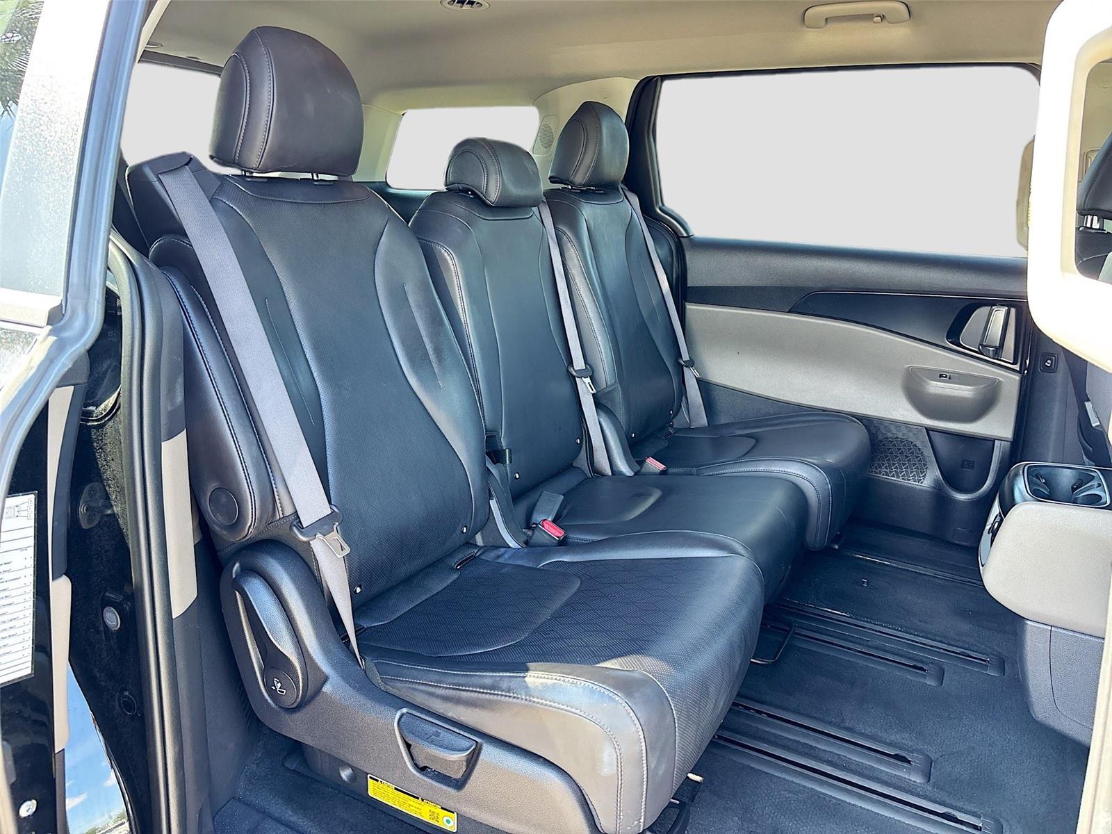 2025 Kia Carnival LXS