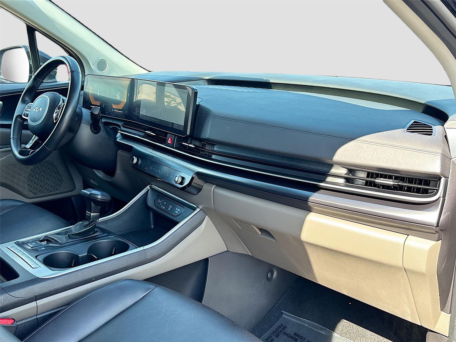 2025 Kia Carnival LXS