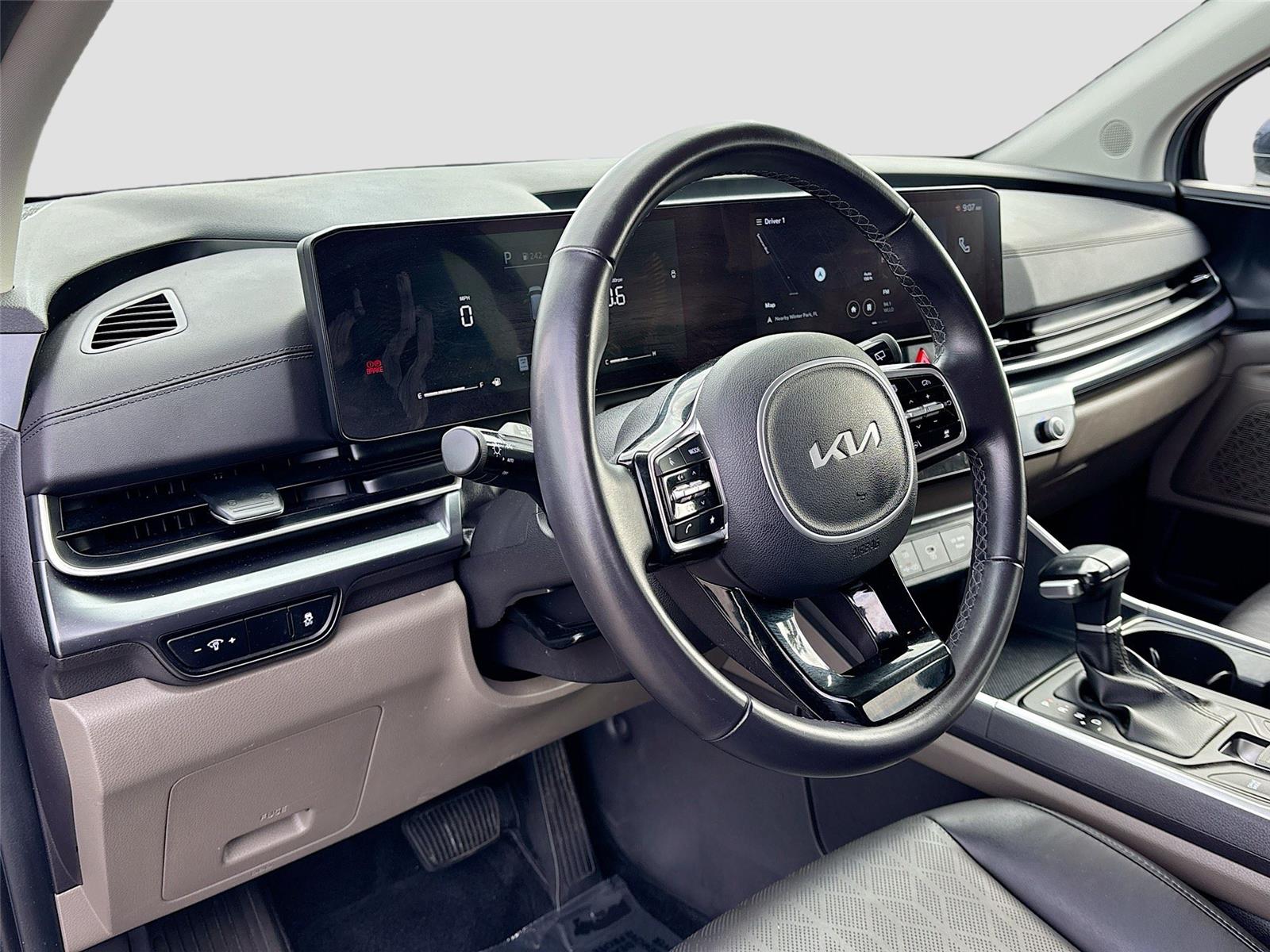 2025 Kia Carnival LXS