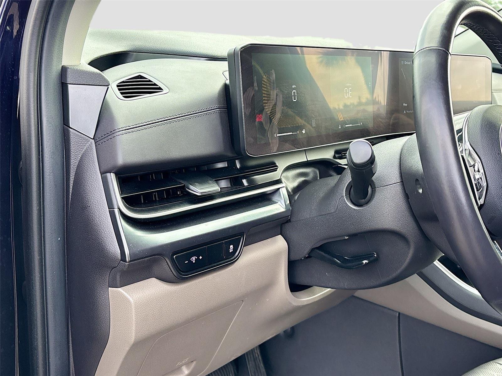 2025 Kia Carnival LXS