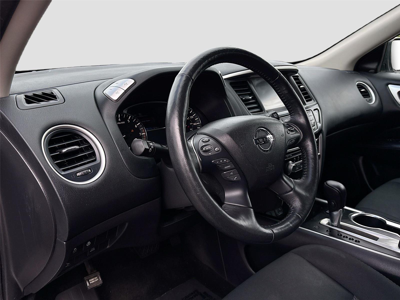 2019 Nissan Pathfinder SV