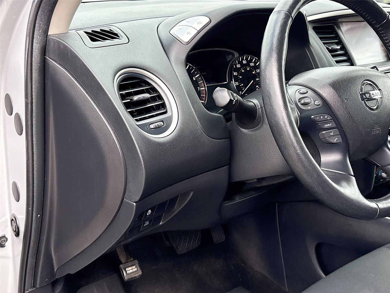 2019 Nissan Pathfinder SV