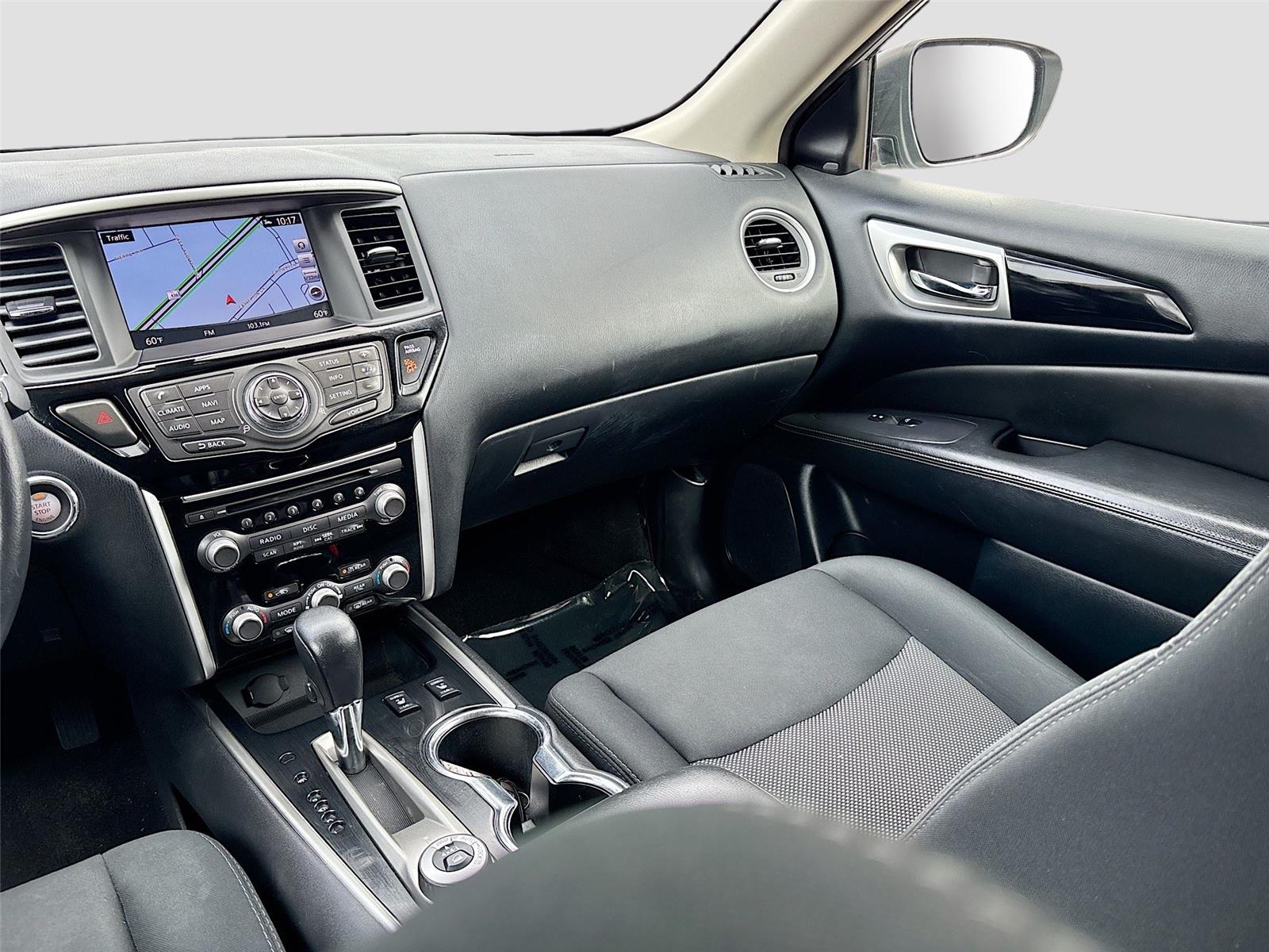 2019 Nissan Pathfinder SV