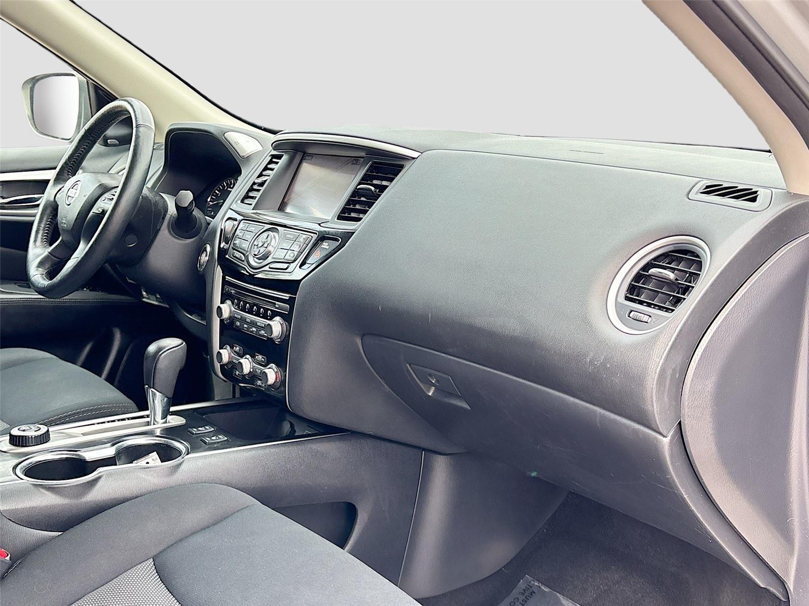 2019 Nissan Pathfinder SV