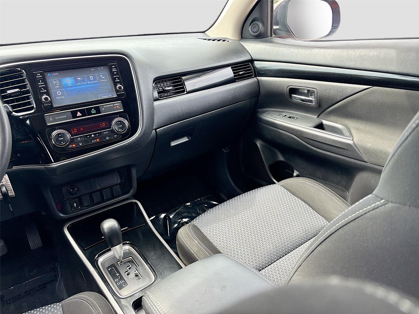 2019 Mitsubishi Outlander ES