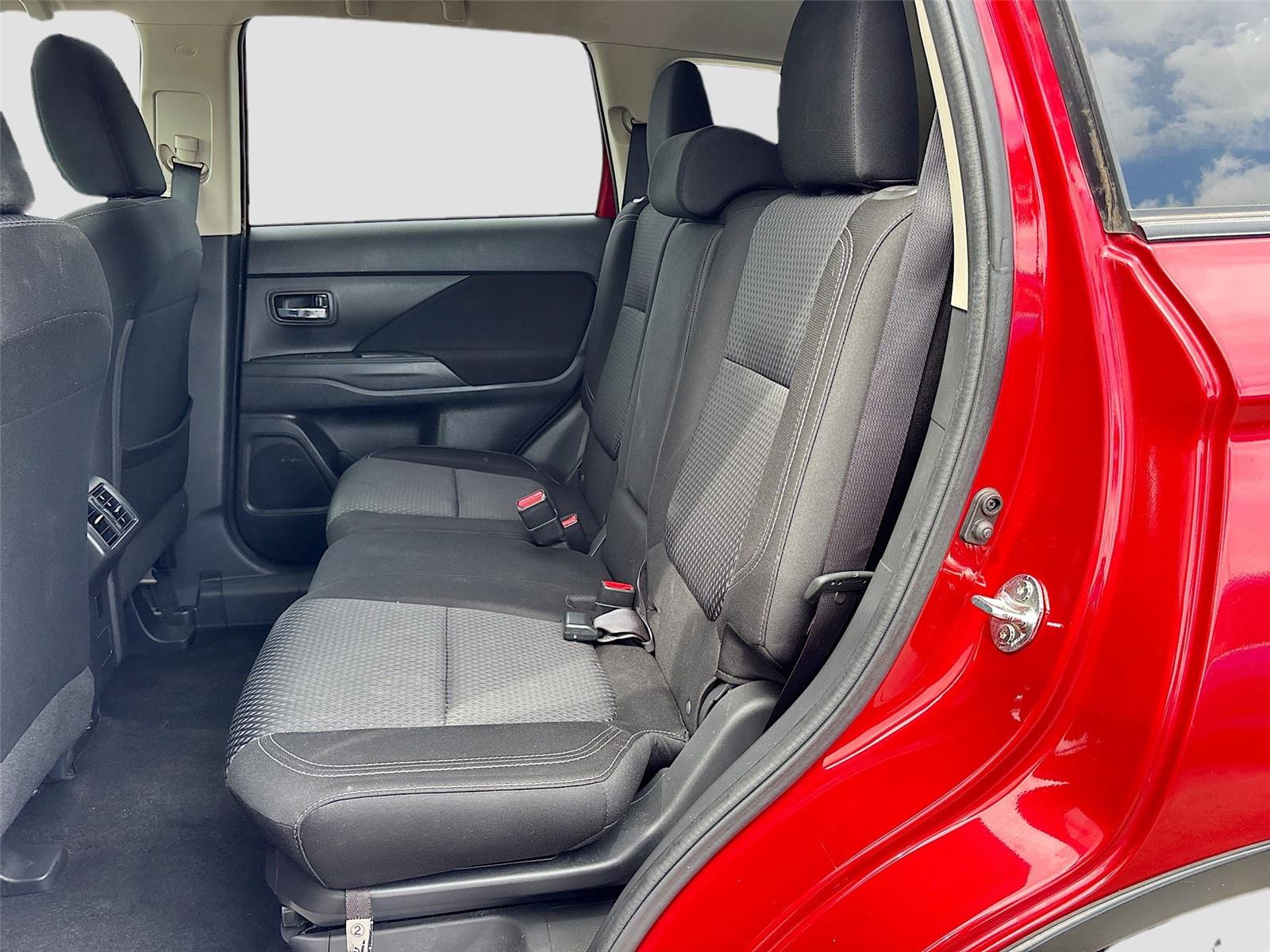 2019 Mitsubishi Outlander ES