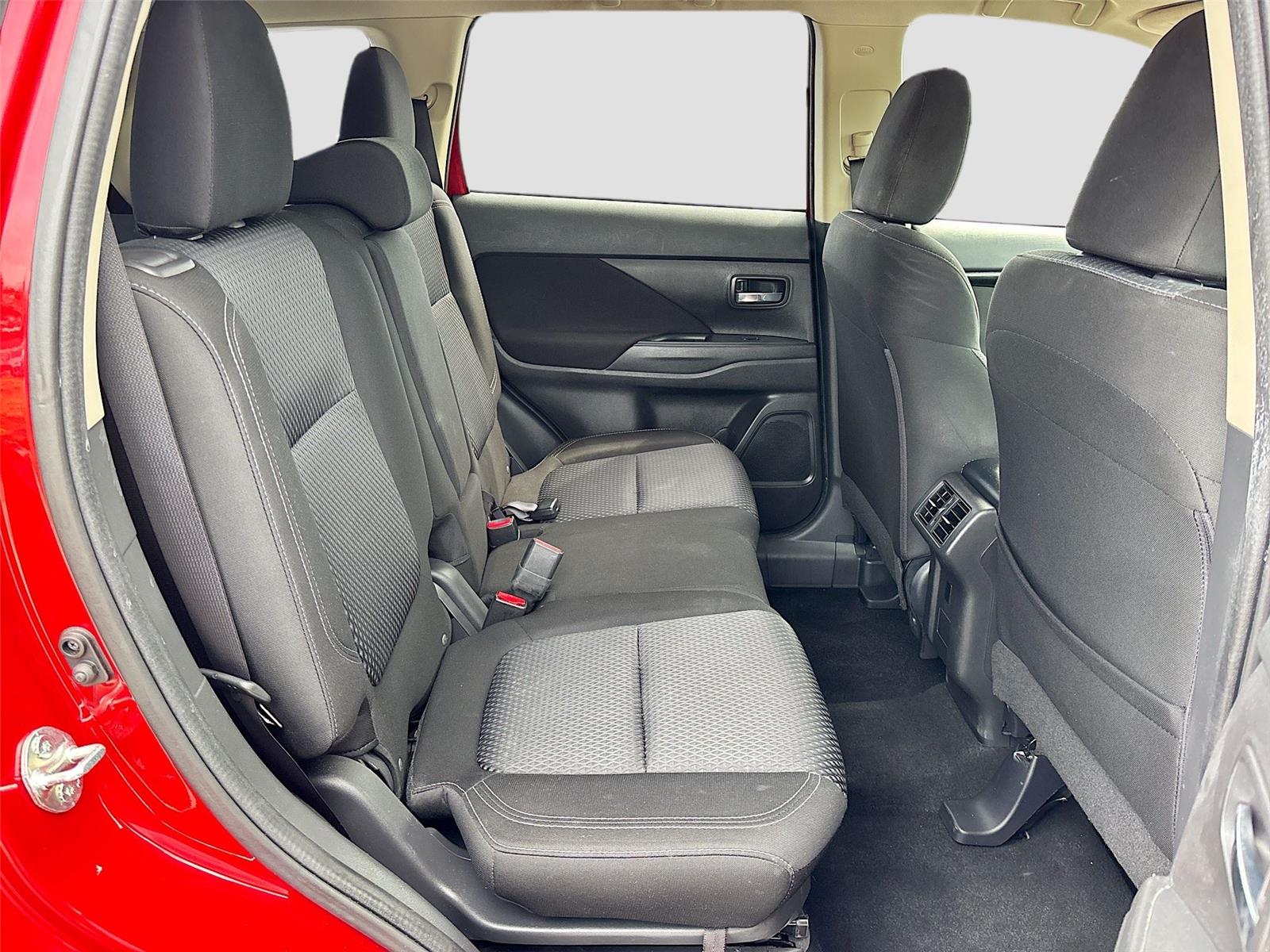 2019 Mitsubishi Outlander ES