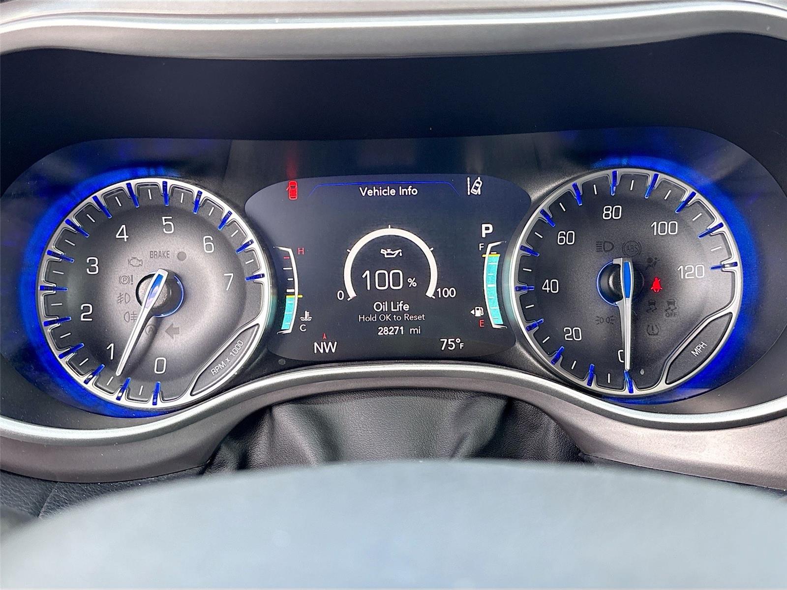 2025 Chrysler Pacifica Select