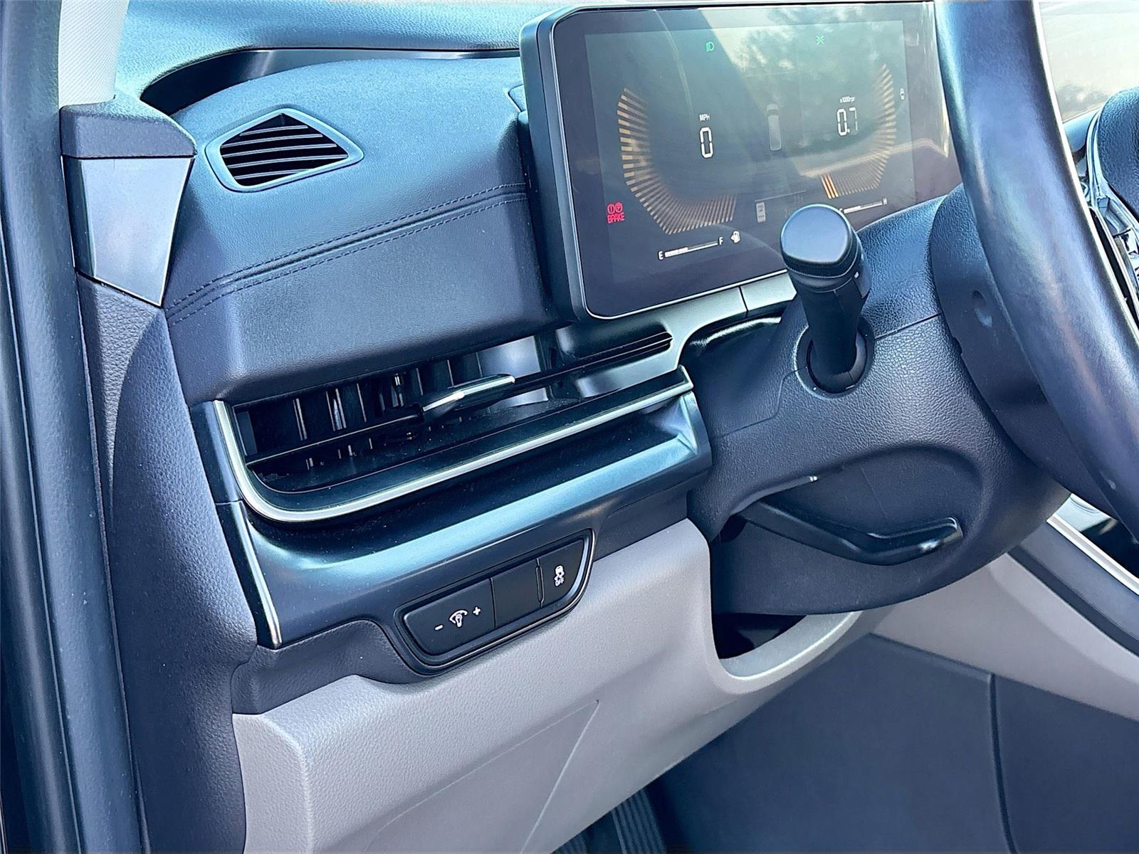 2025 Kia Carnival LXS