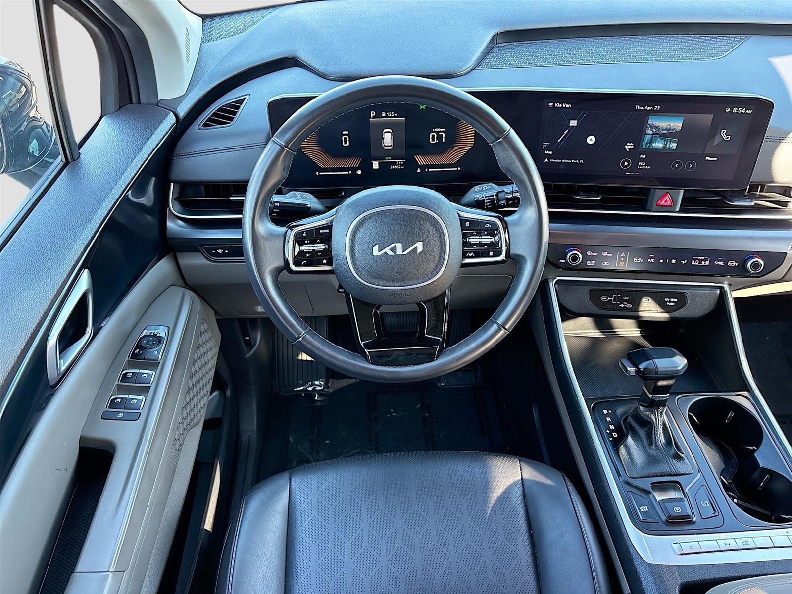 2025 Kia Carnival LXS