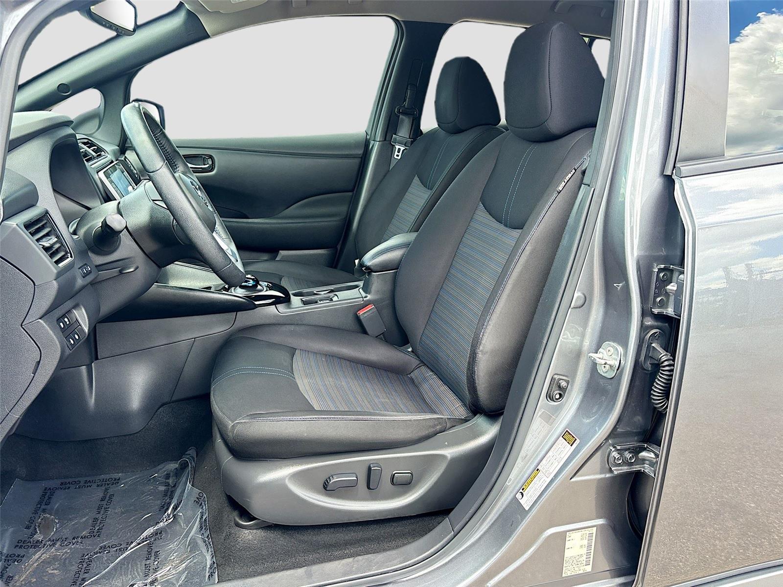 2022 Nissan LEAF SV PLUS