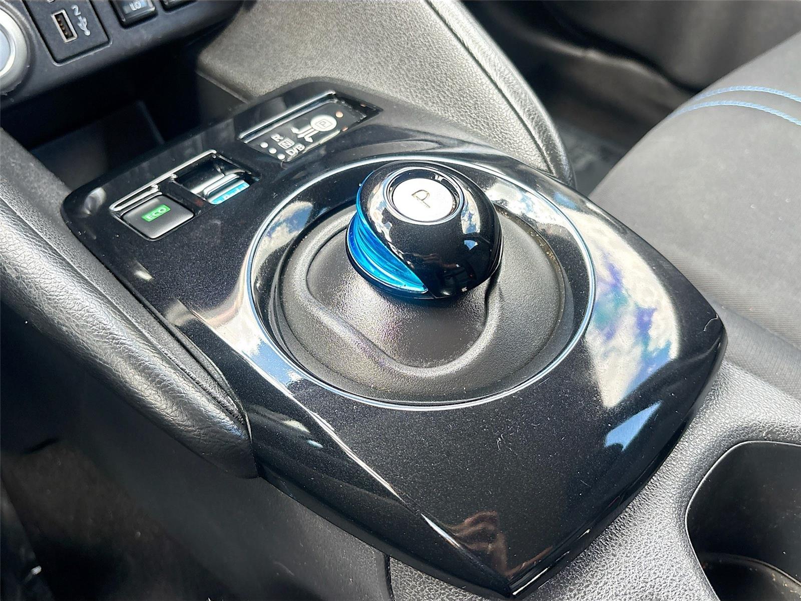 2022 Nissan LEAF SV PLUS