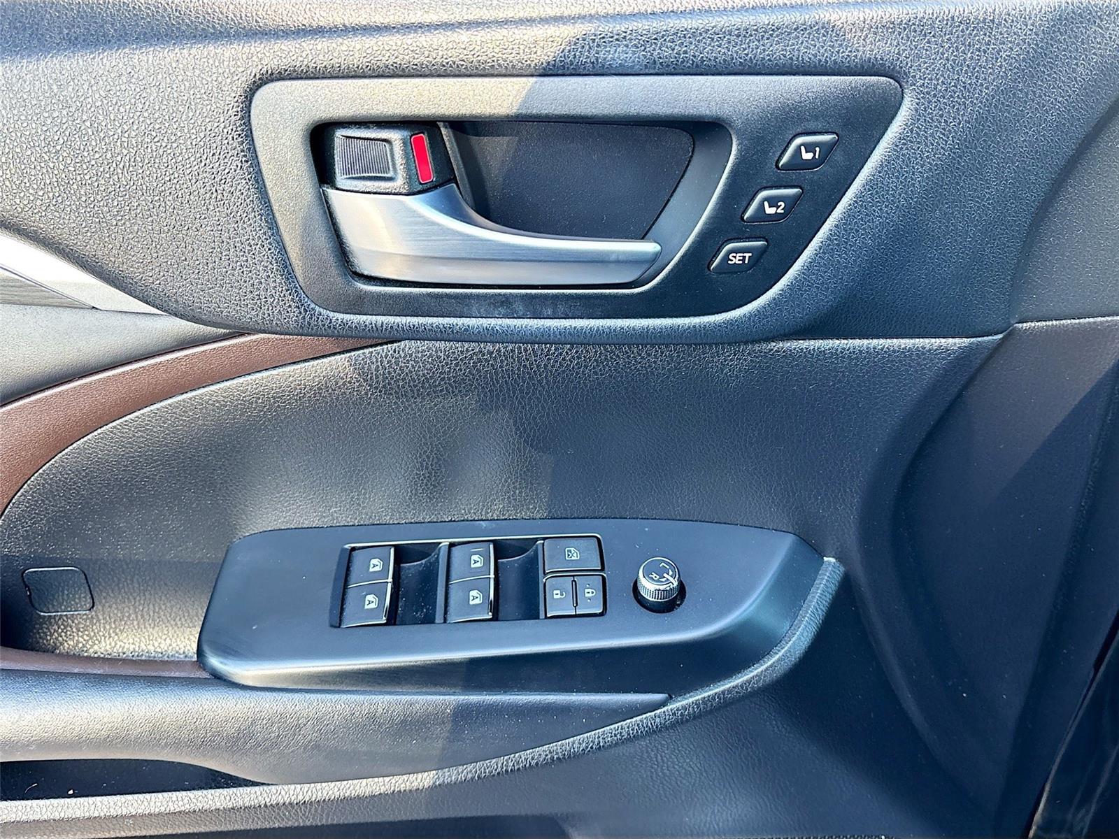 2019 Toyota Highlander Limited Platinum