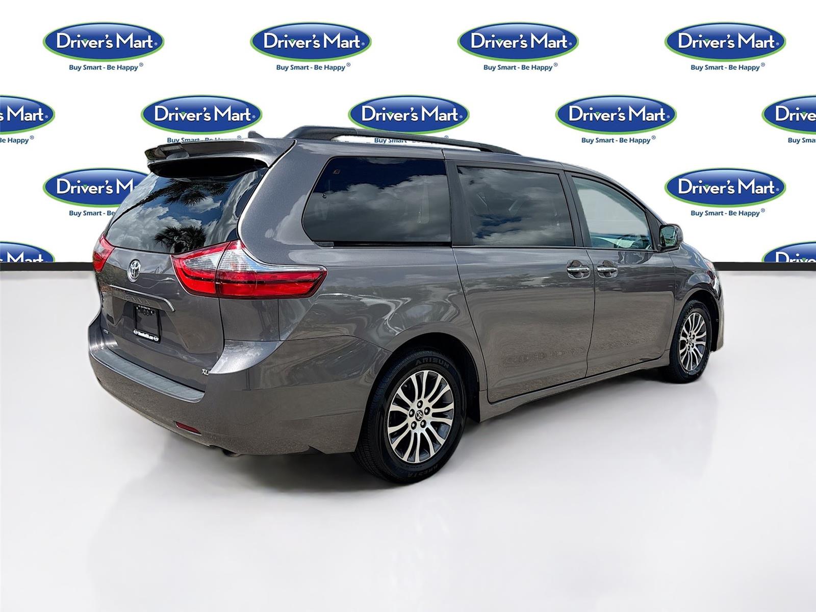 2020 Toyota Sienna XLE 8-Passenger