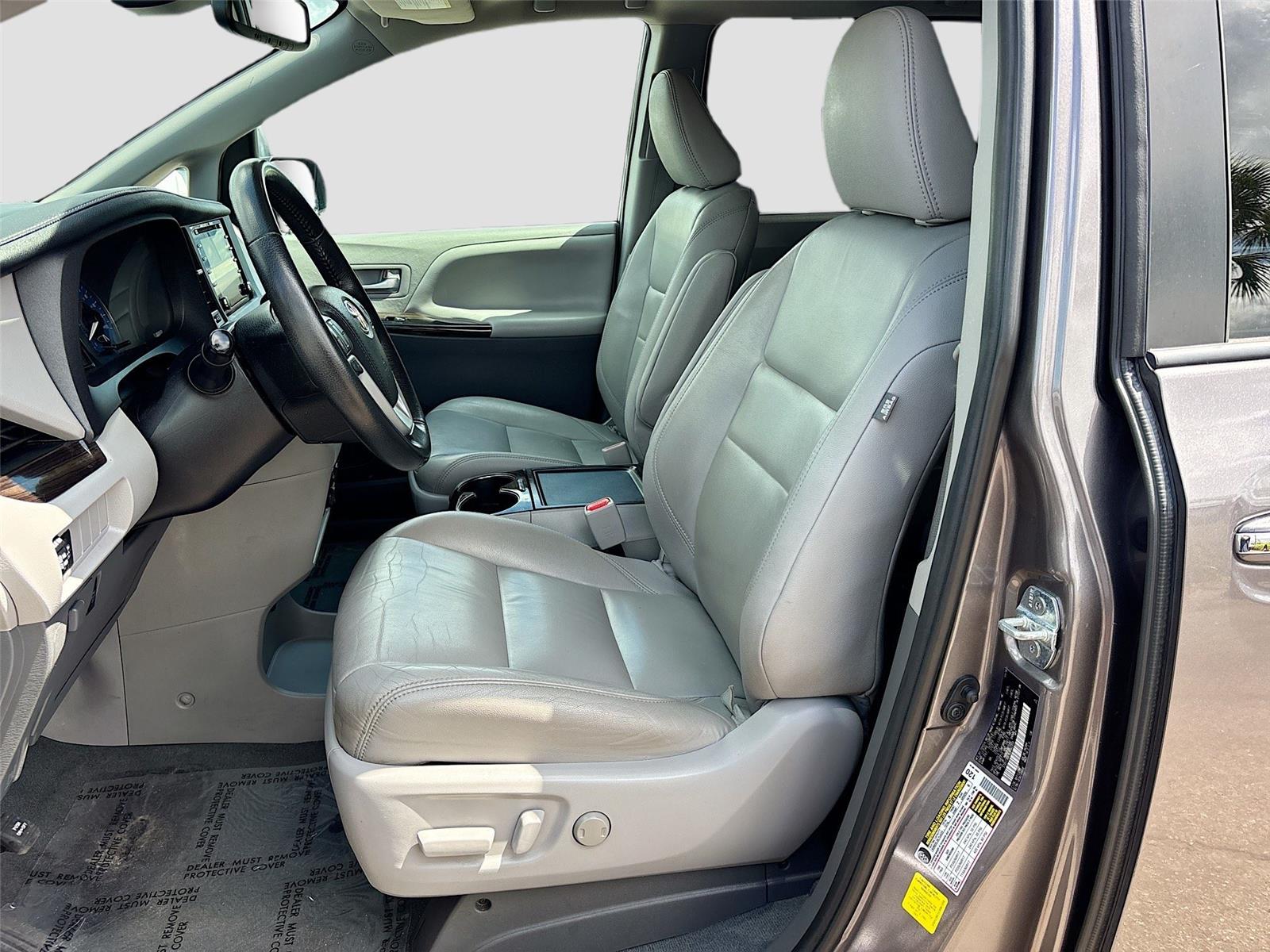 2020 Toyota Sienna XLE 8-Passenger
