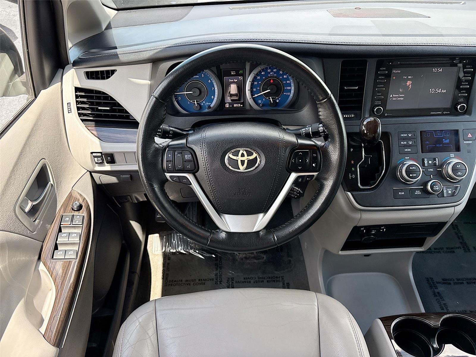 2020 Toyota Sienna XLE 8-Passenger