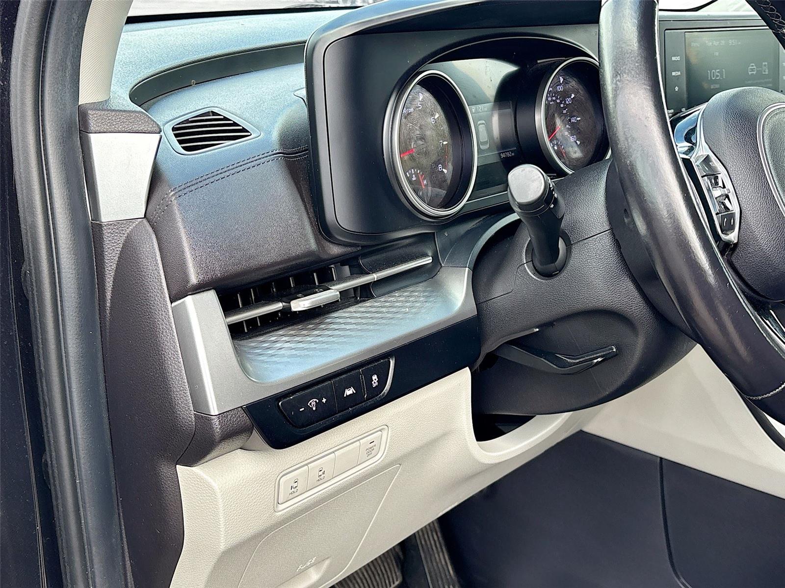 2022 Kia Carnival LXS