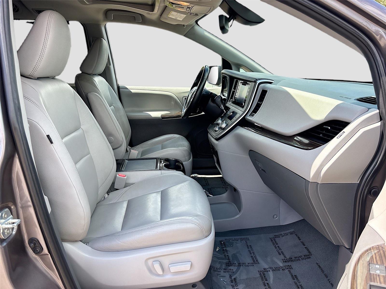 2020 Toyota Sienna XLE 8-Passenger