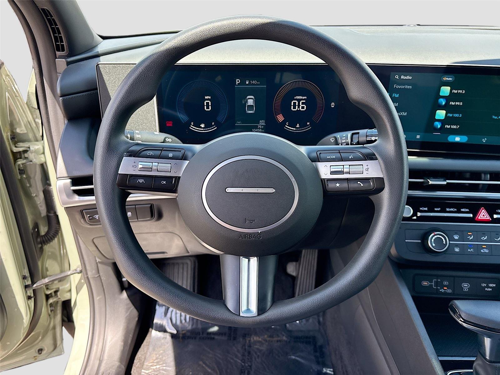 2025 Hyundai Santa Cruz SE