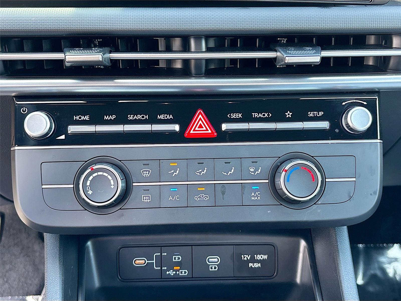 2025 Hyundai Santa Cruz SE