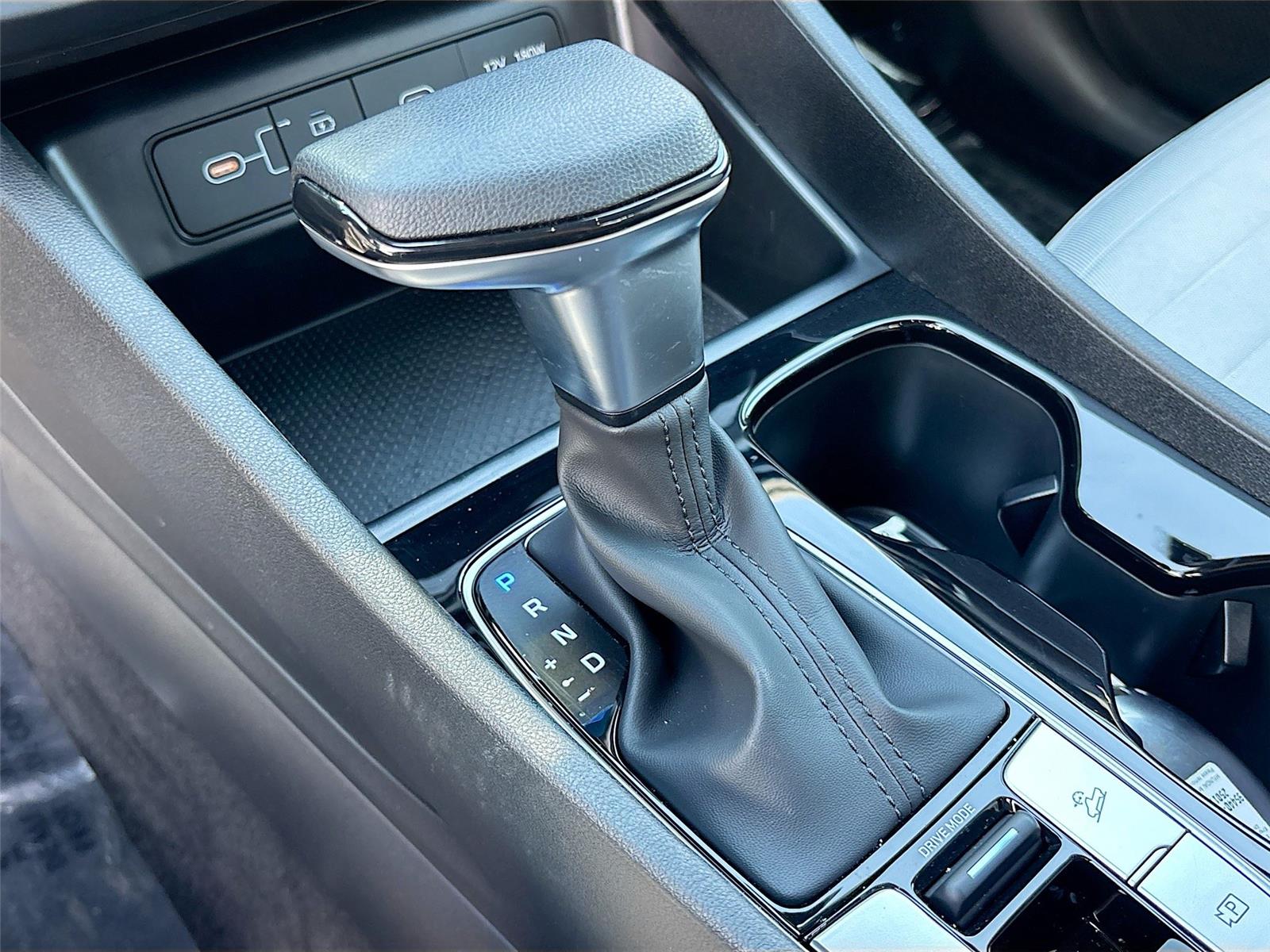 2025 Hyundai Santa Cruz SE