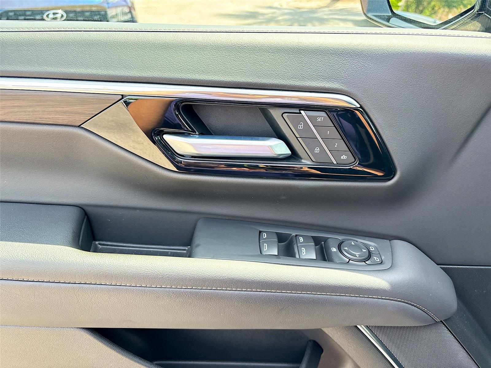 2025 Chevrolet Suburban Z71