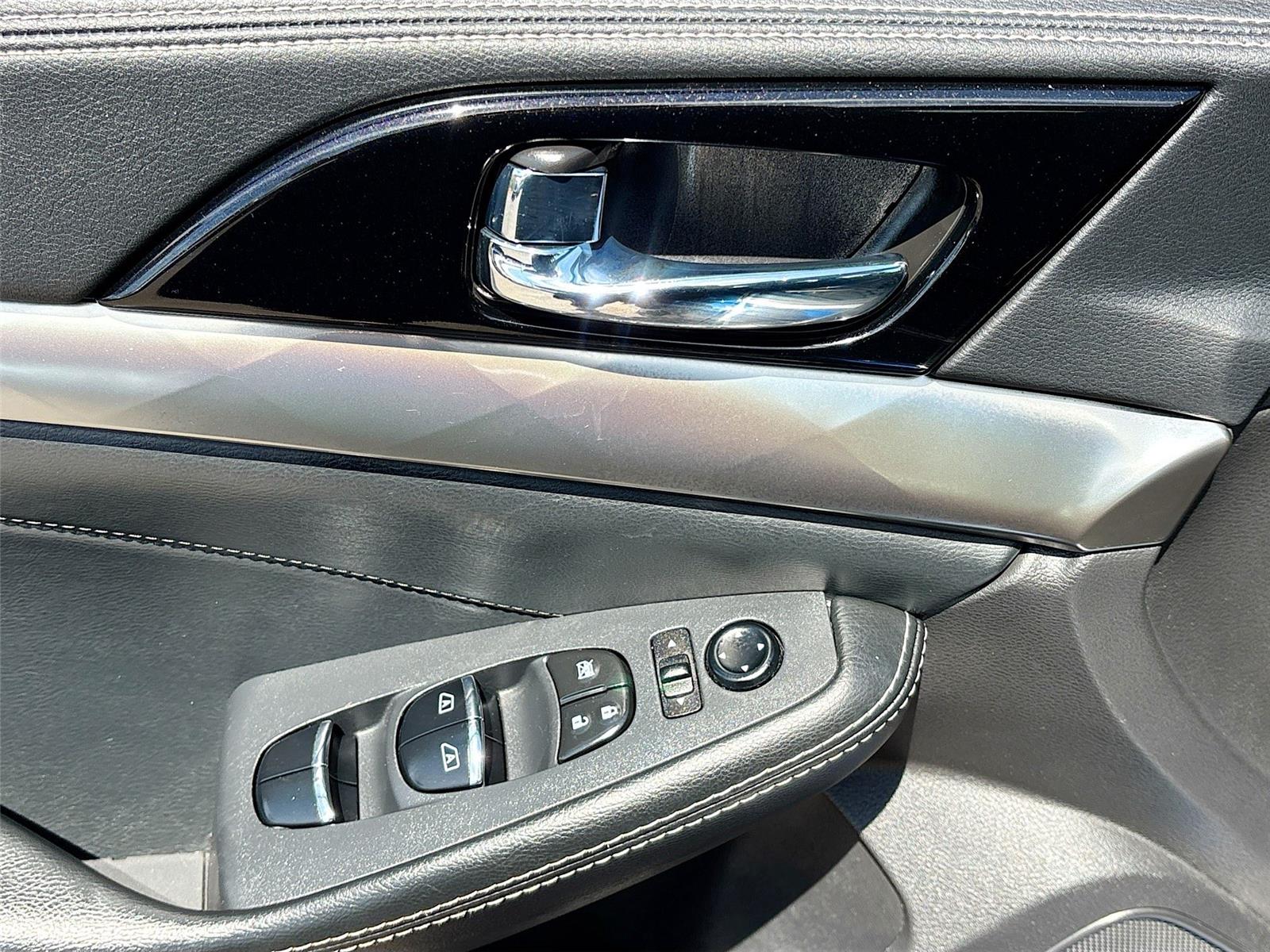 2023 NISSAN MAXIMA SL