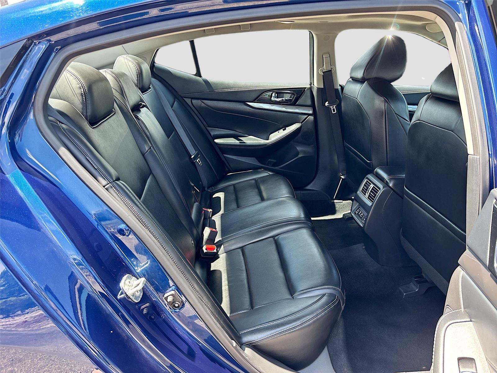 2023 NISSAN MAXIMA SL