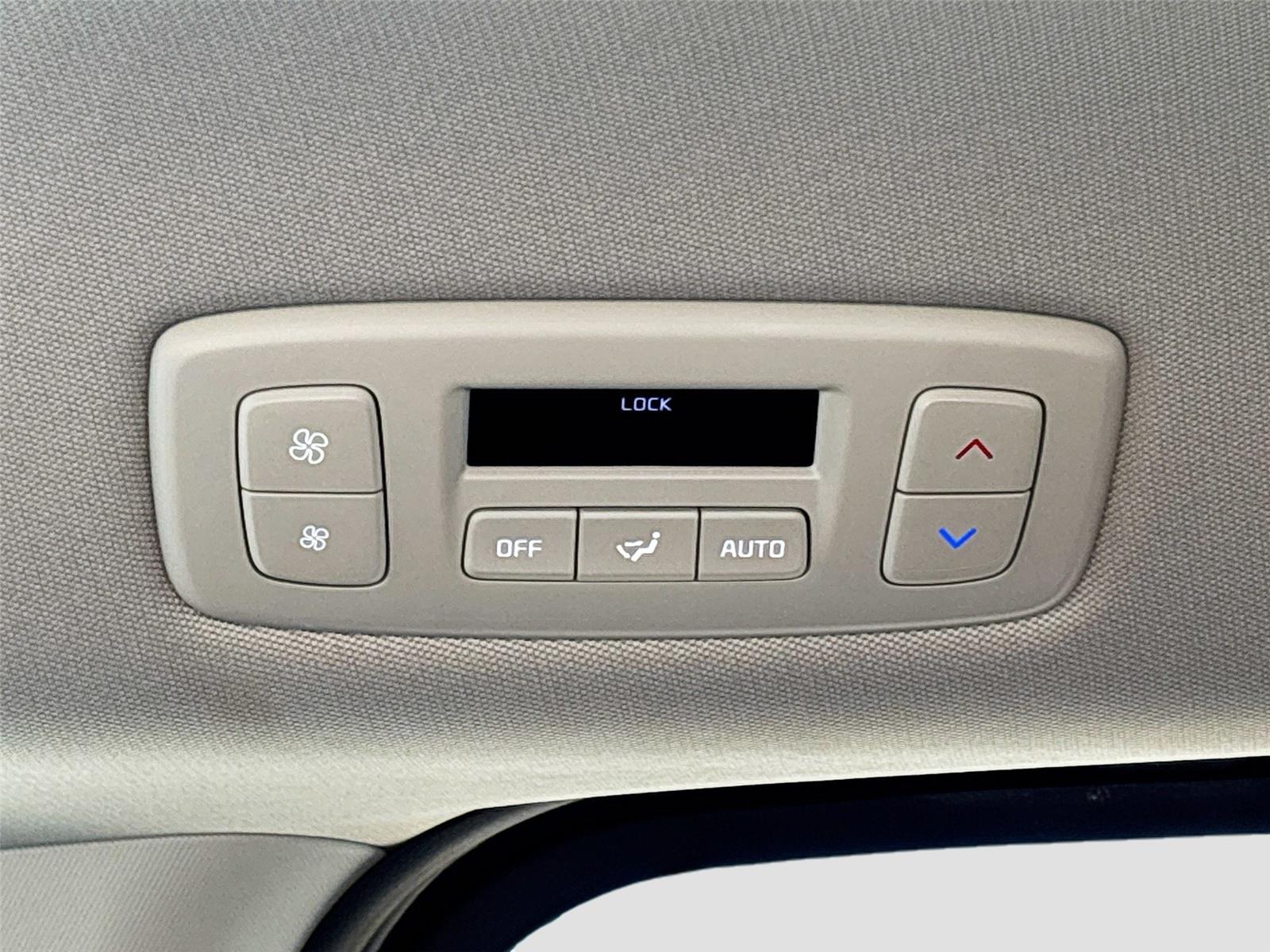 2025 Kia Carnival LXS