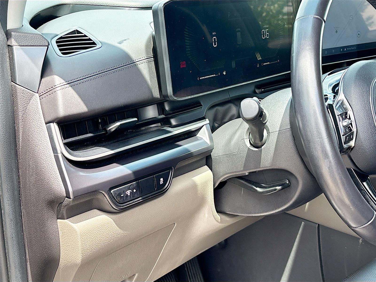 2025 Kia Carnival LXS