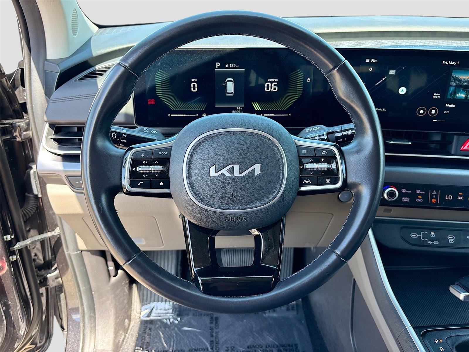 2025 Kia Carnival LXS