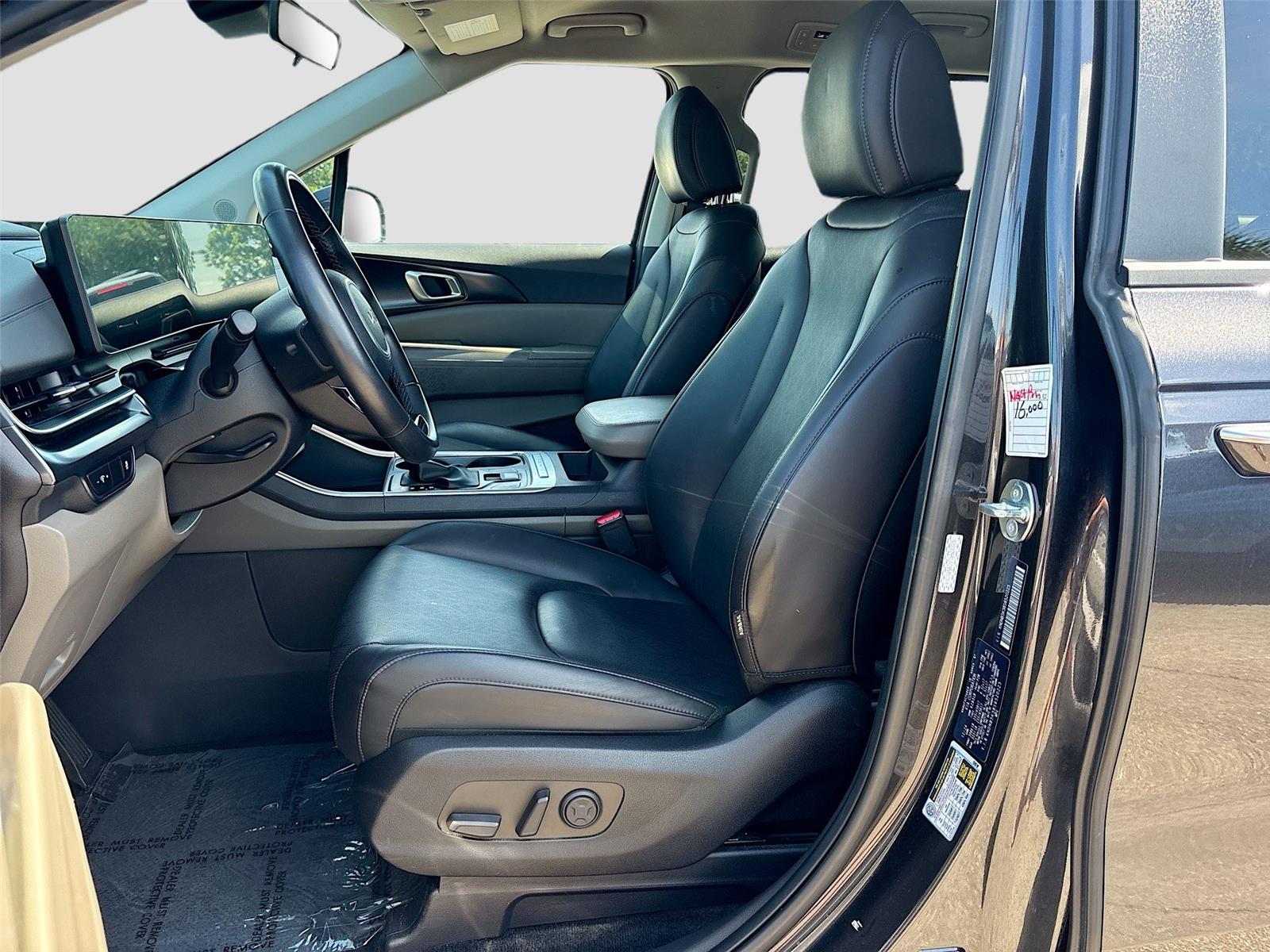 2025 Kia Carnival LXS