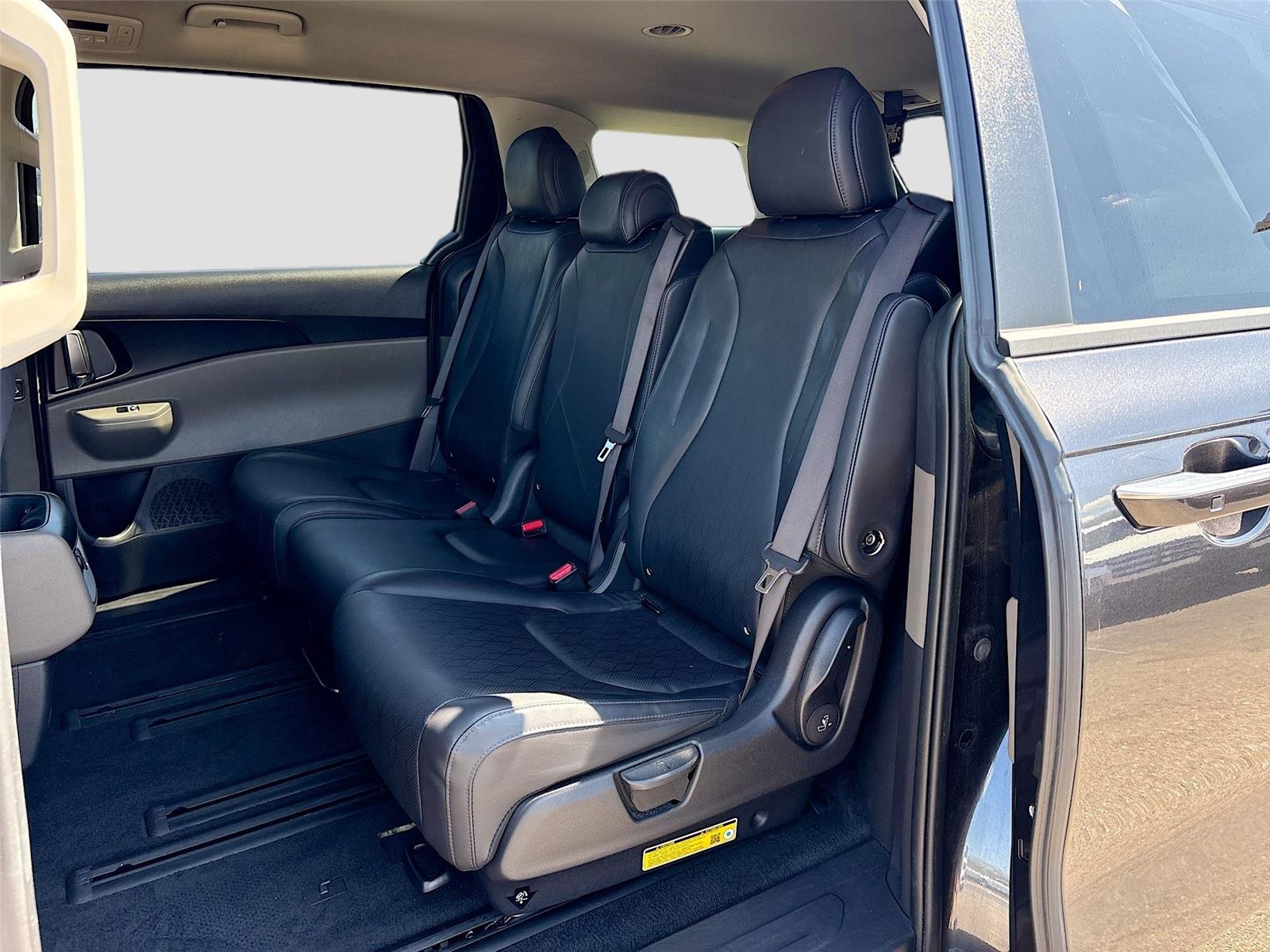 2025 Kia Carnival LXS