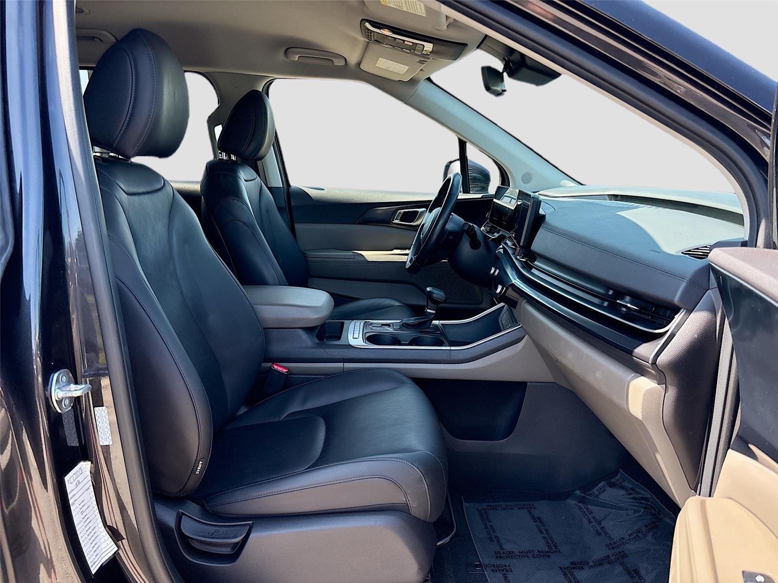 2025 Kia Carnival LXS