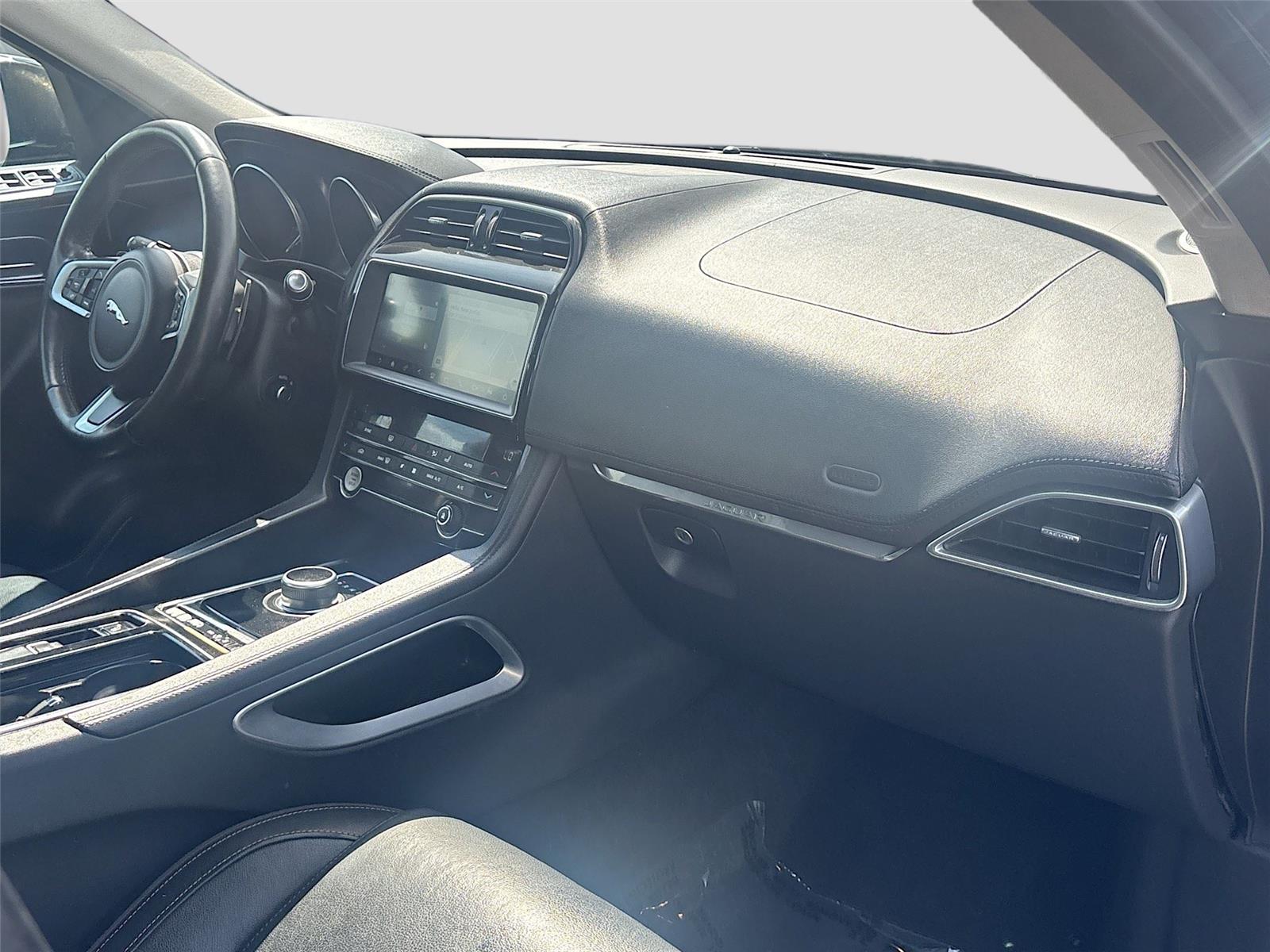 2020 Jaguar F-PACE 30t Prestige