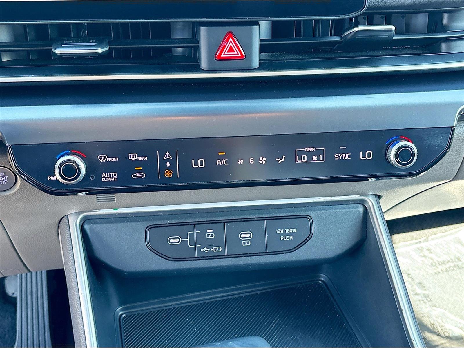 2025 Kia Carnival LXS