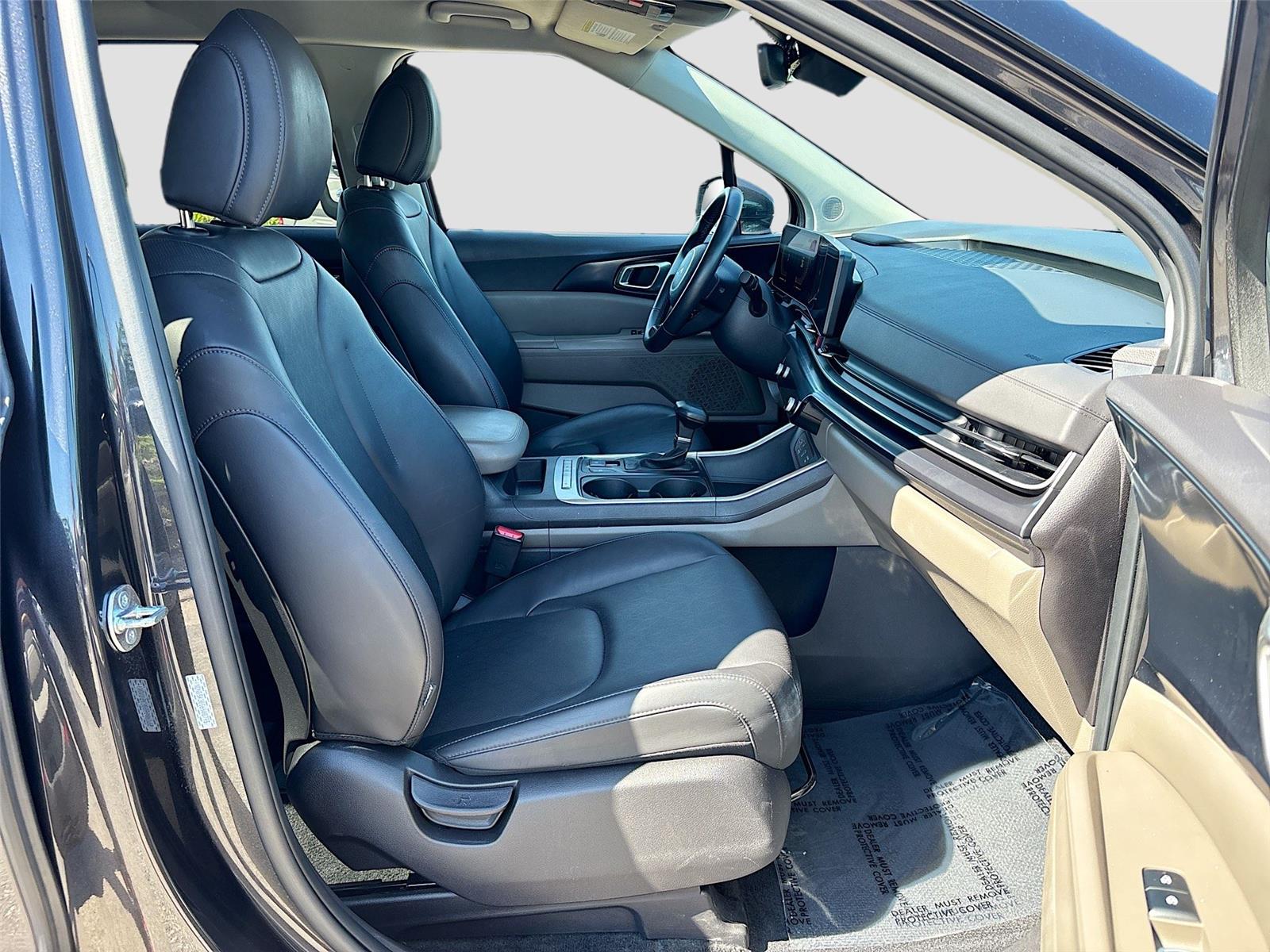 2025 Kia Carnival LXS