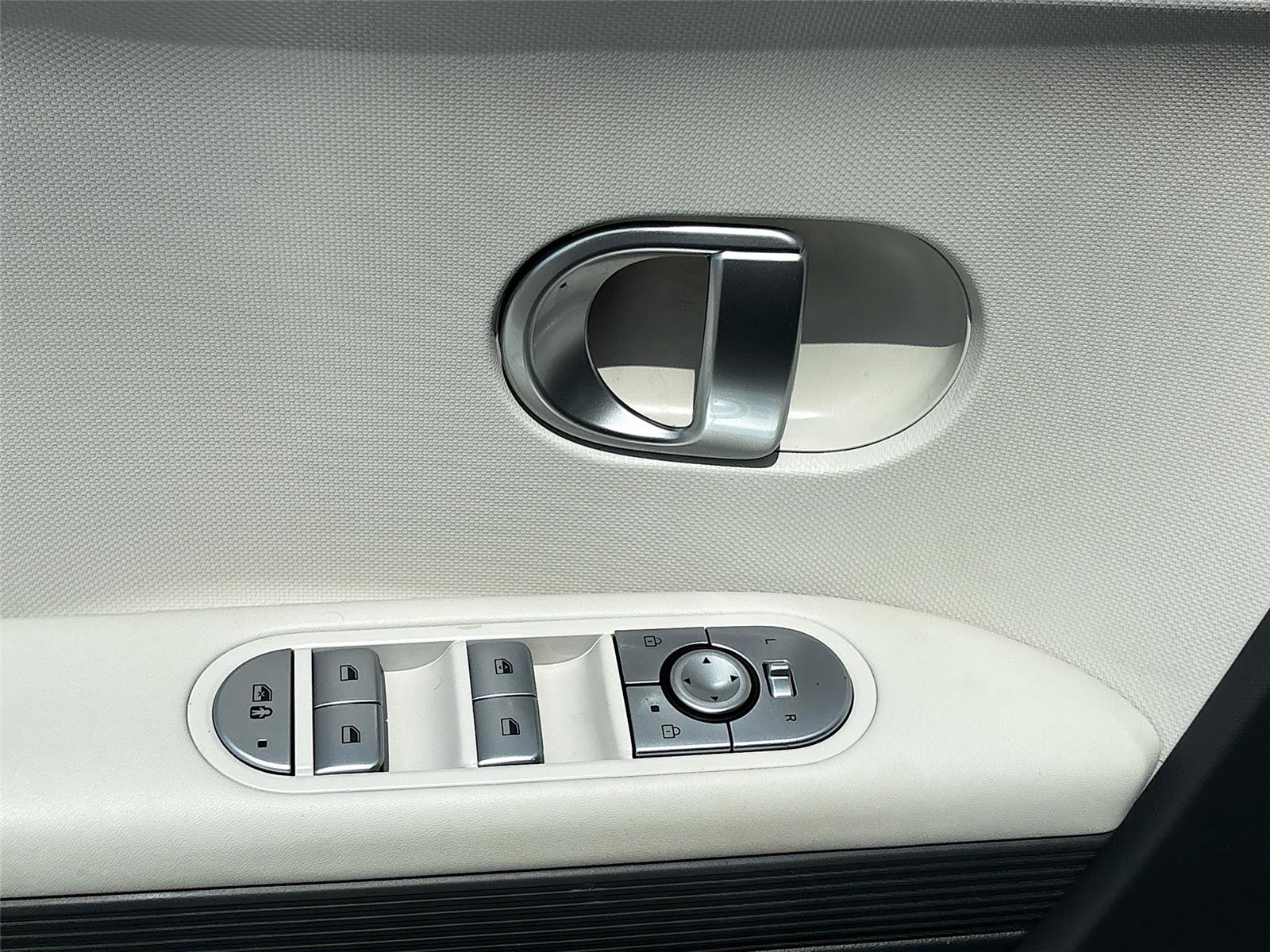 2024 Hyundai IONIQ 5 SE