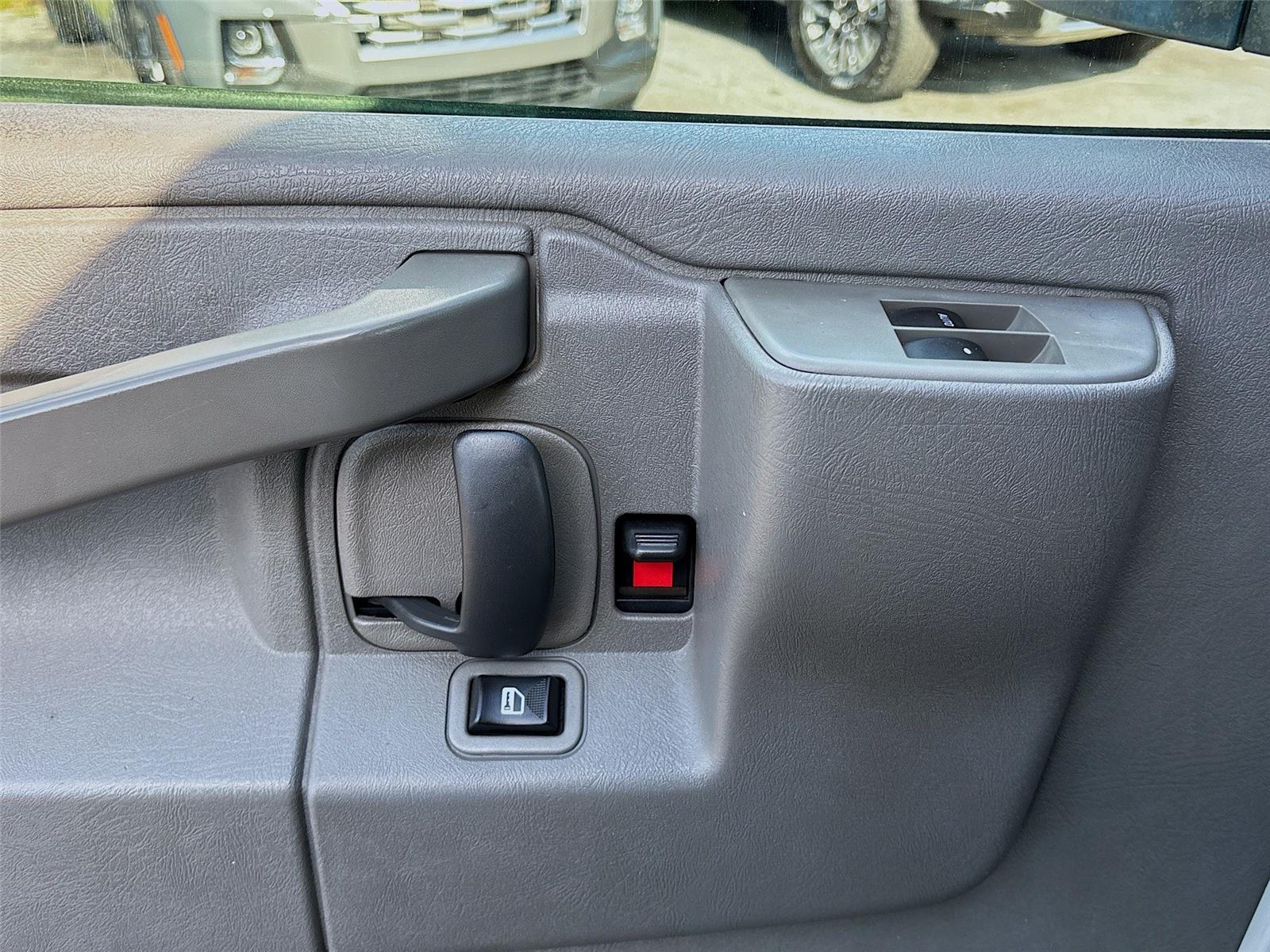 2017 GMC Savana Cargo Van