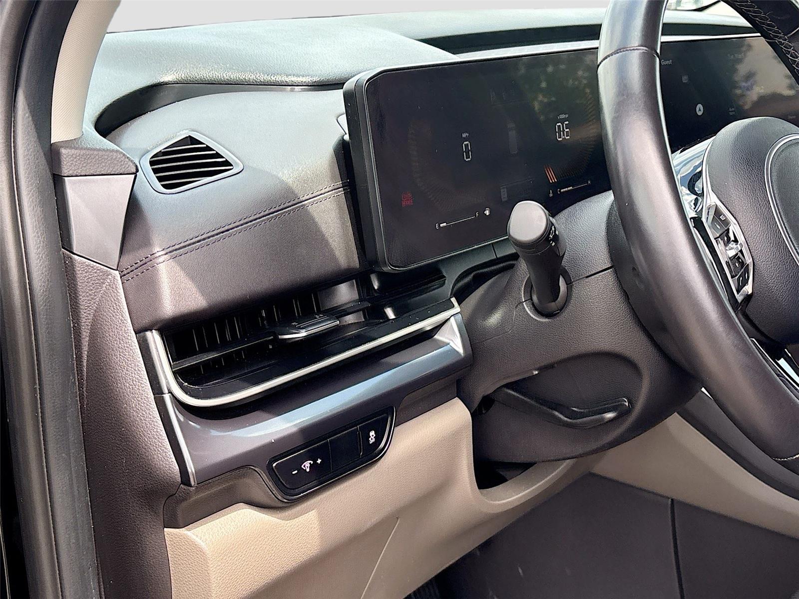 2025 Kia Carnival LXS