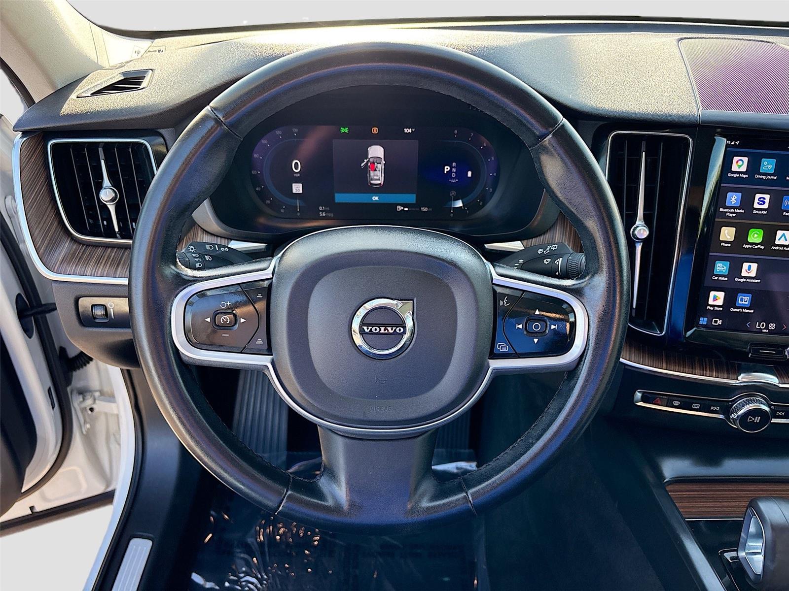 2022 Volvo XC60 Momentum