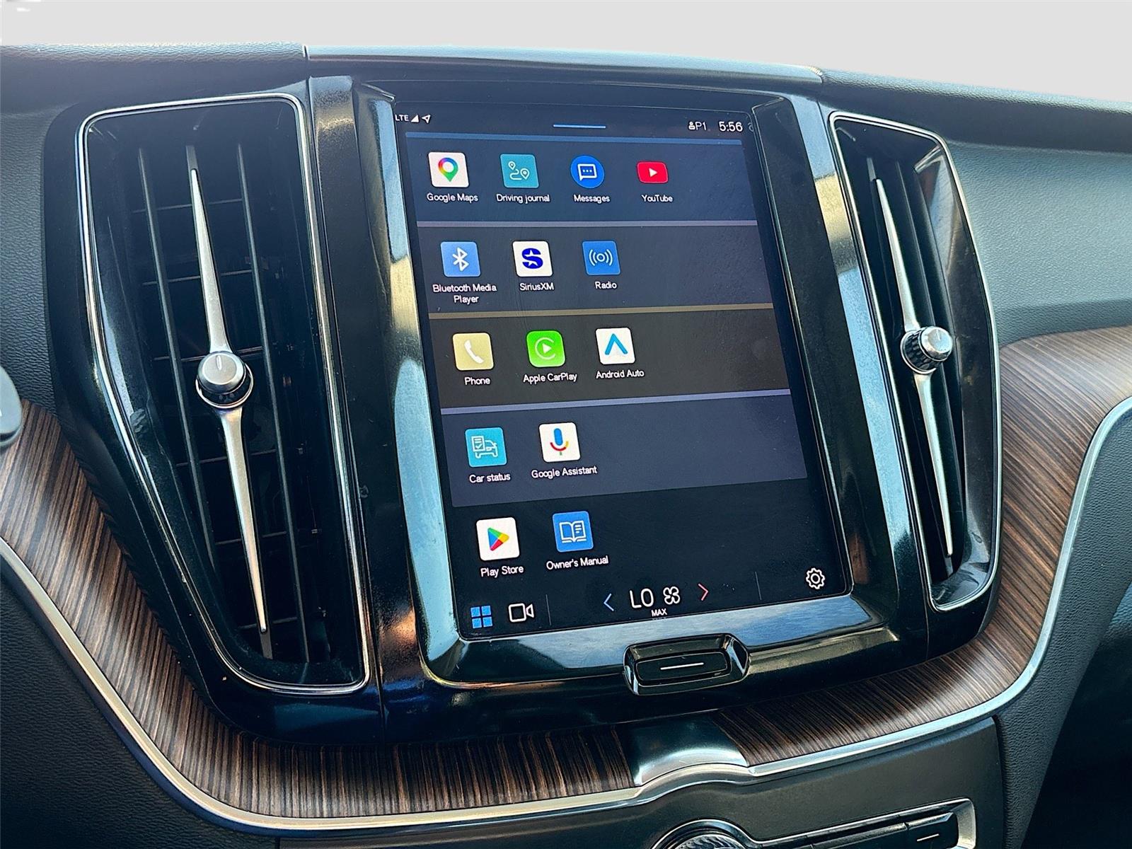 2022 Volvo XC60 Momentum