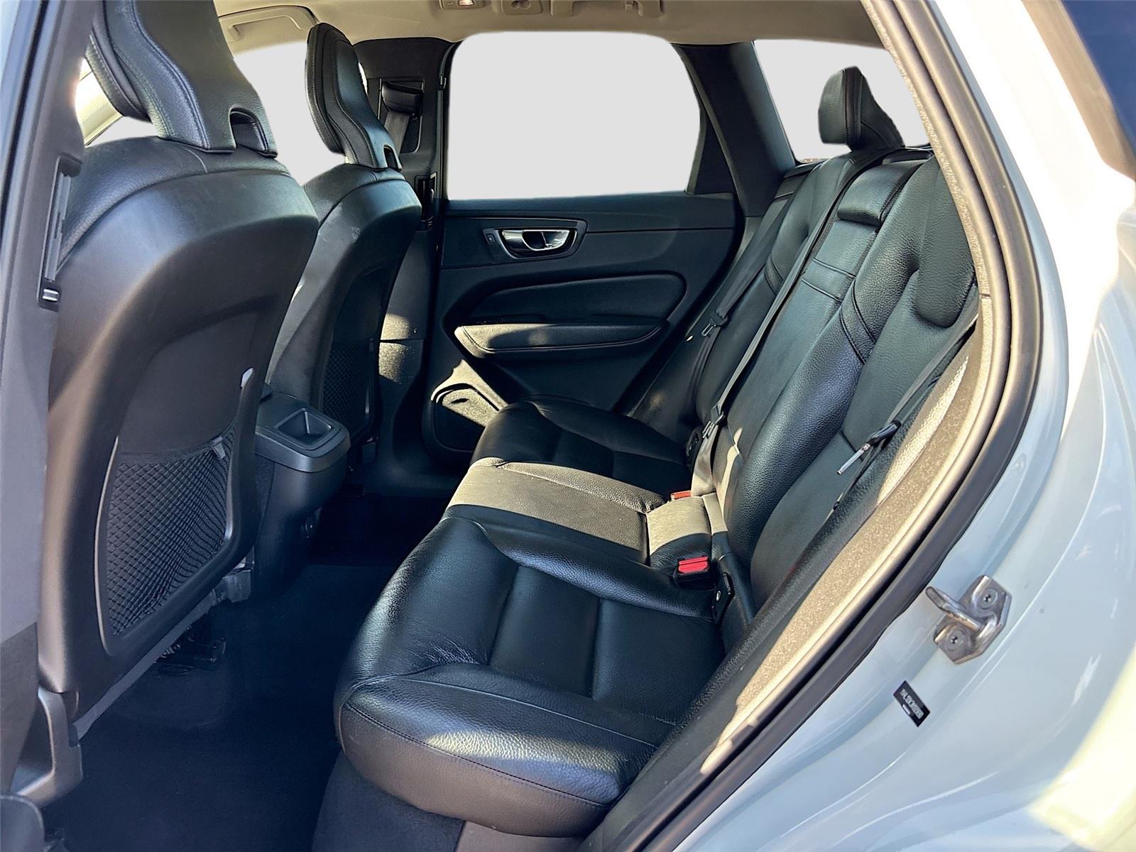 2022 Volvo XC60 Momentum