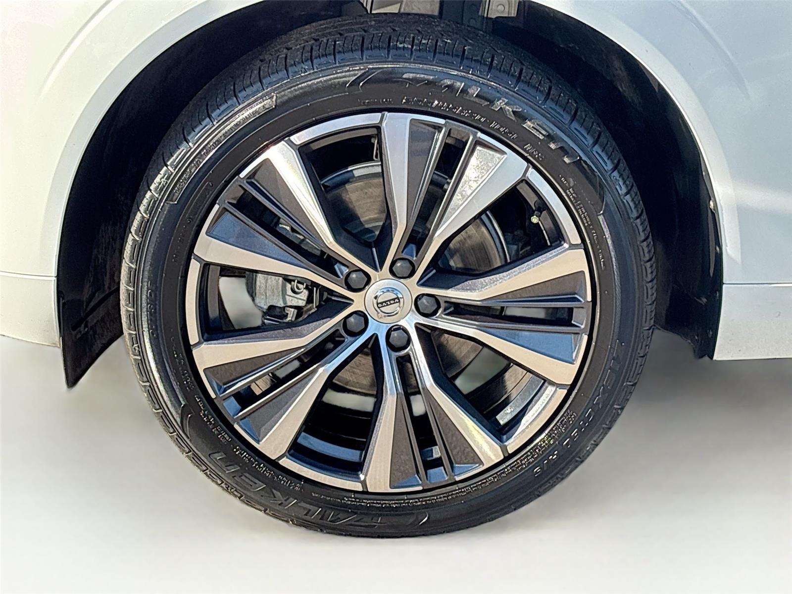 2022 Volvo XC60 Momentum
