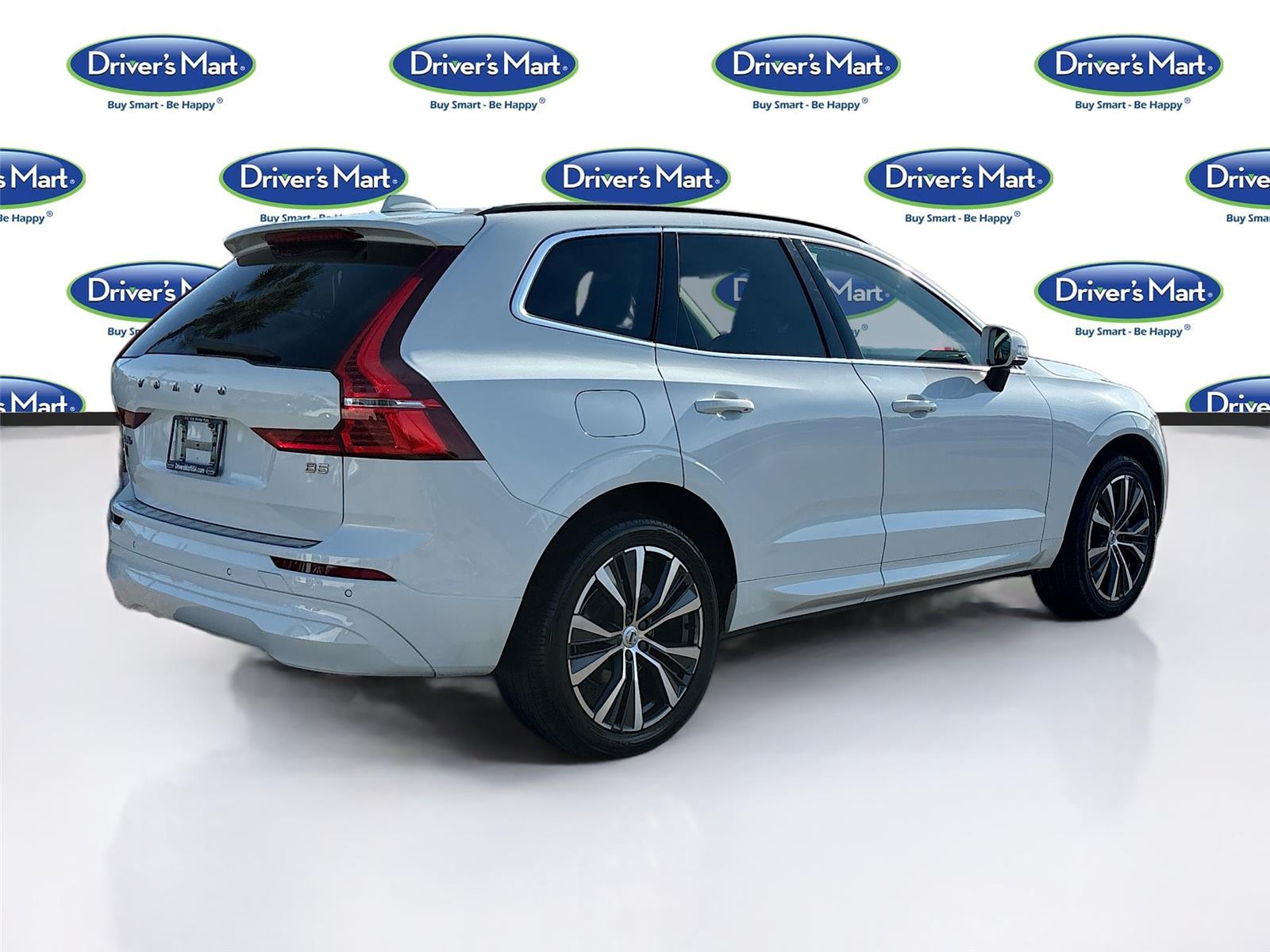 2022 Volvo XC60 Momentum