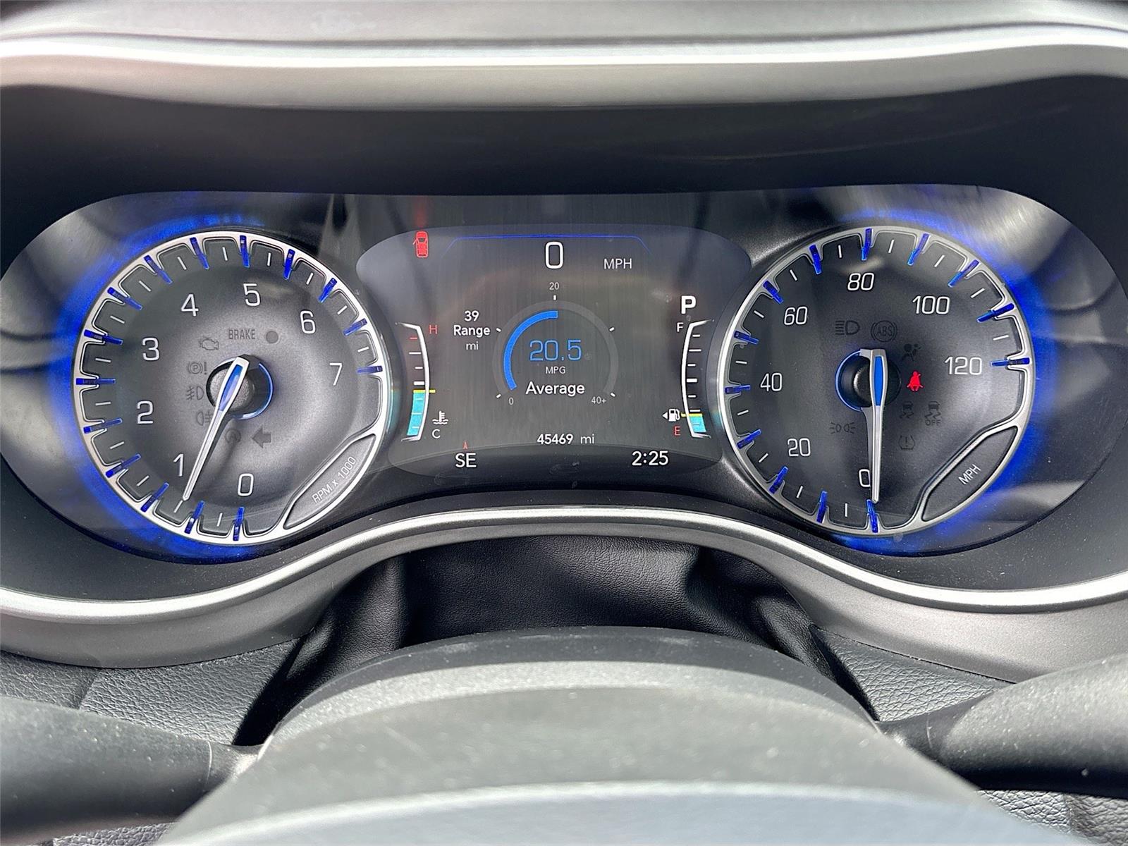 2025 Chrysler Pacifica Select