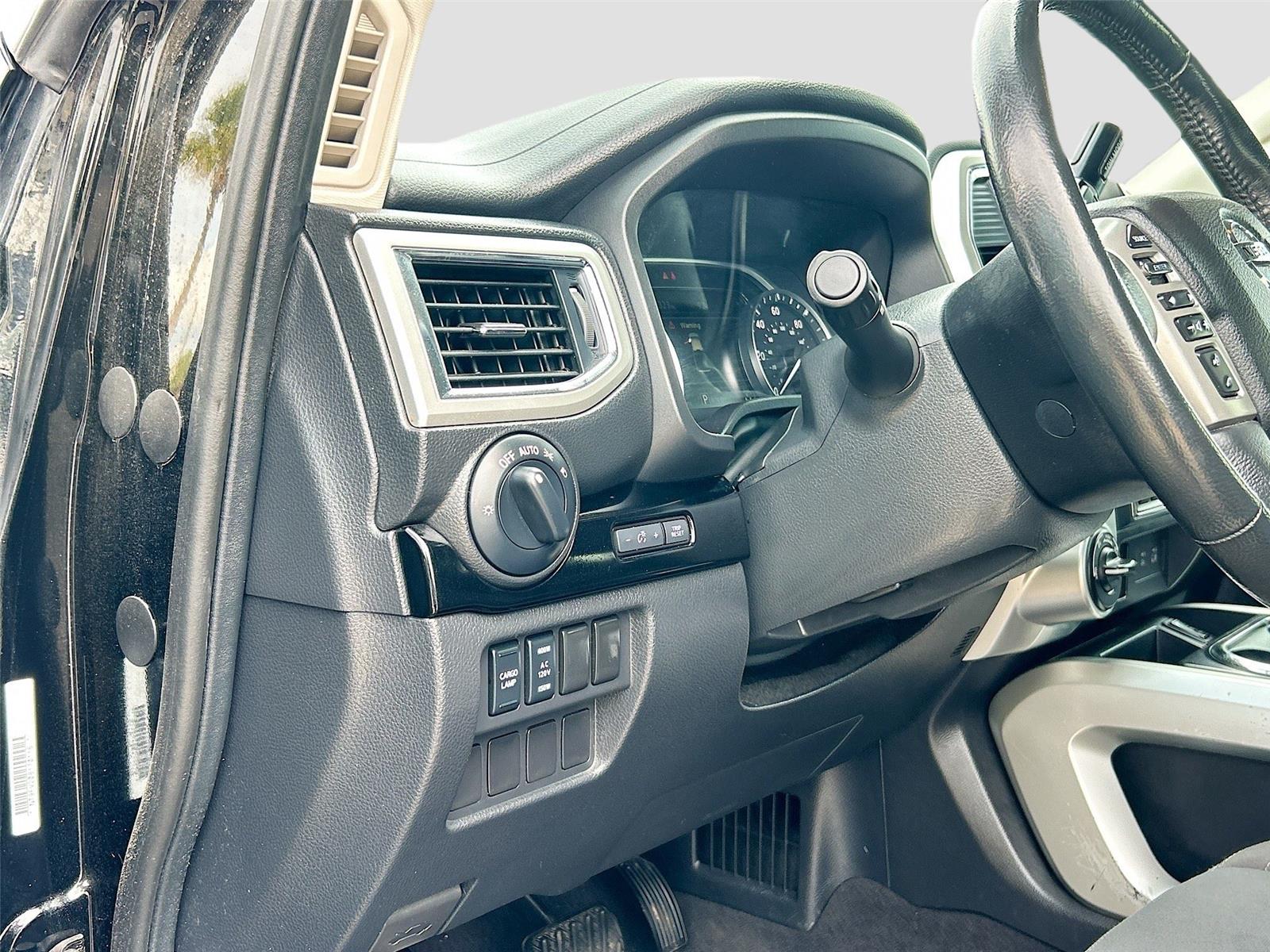 2021 Nissan Titan SV